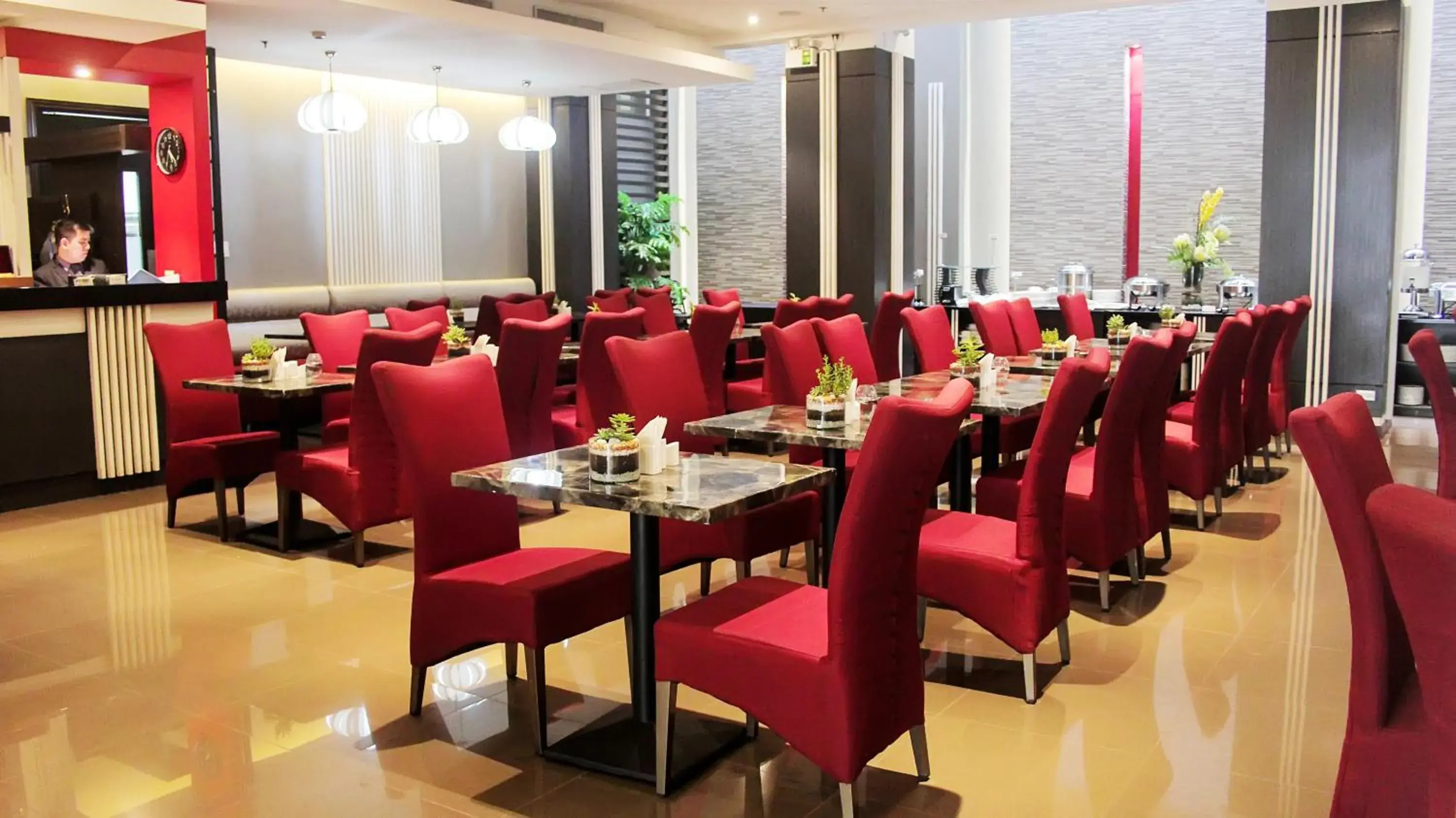 Food and drinks in Brentwood Suites Food and drinks in Brentwood Suites