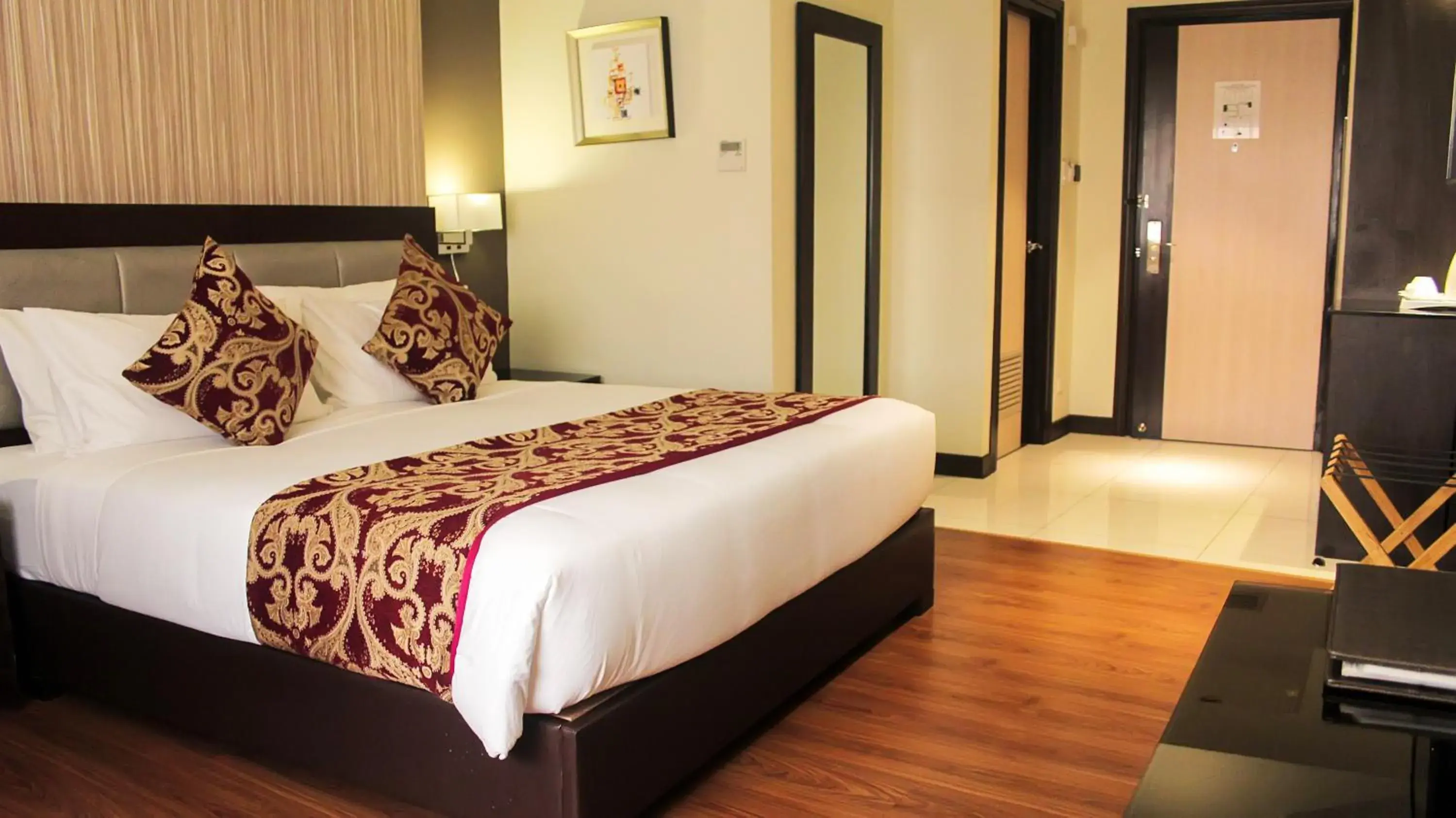 Bed in Brentwood Suites Bed in Brentwood Suites