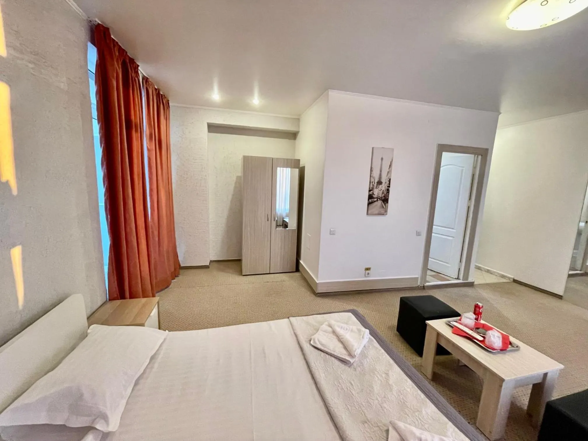 Bed in Hotel Mon Caprice