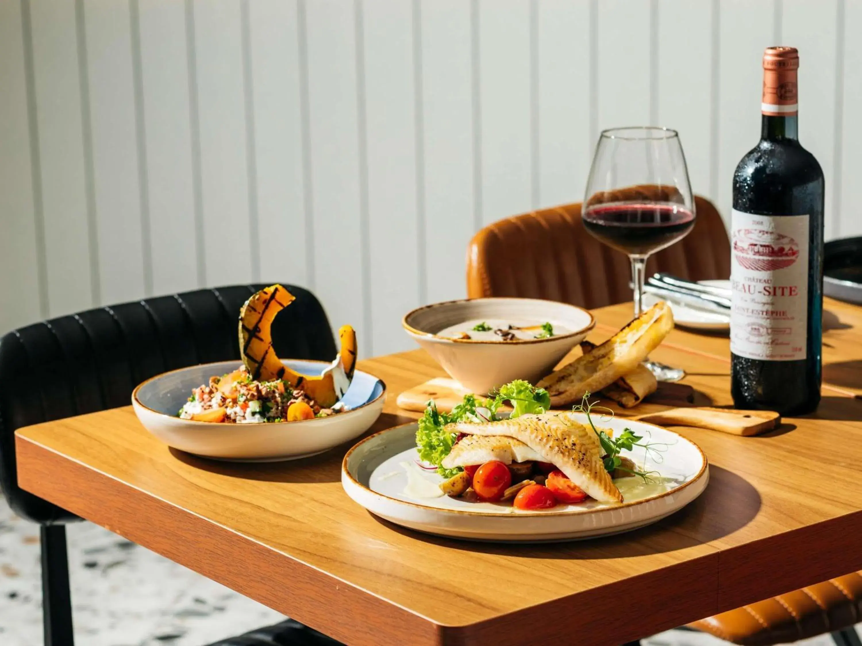 Restaurant/places to eat in Mercure Singapore Tyrwhitt Restaurant/places to eat in Mercure Singapore Tyrwhitt