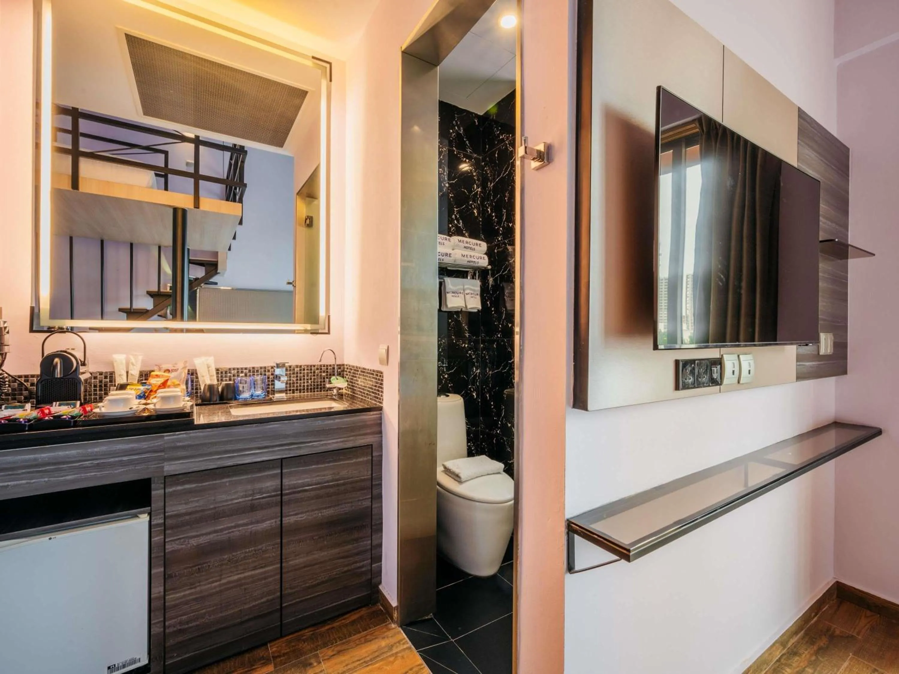 Bedroom in Mercure Singapore Tyrwhitt