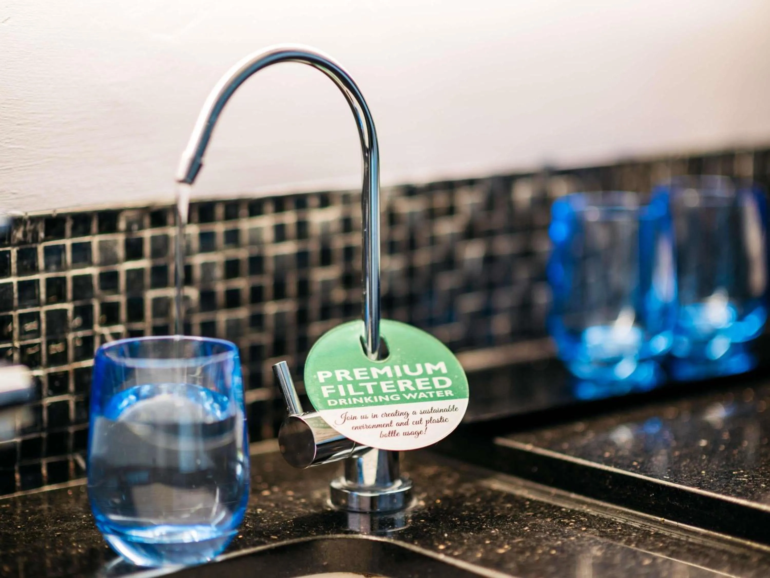 Bedroom in Mercure Singapore Tyrwhitt