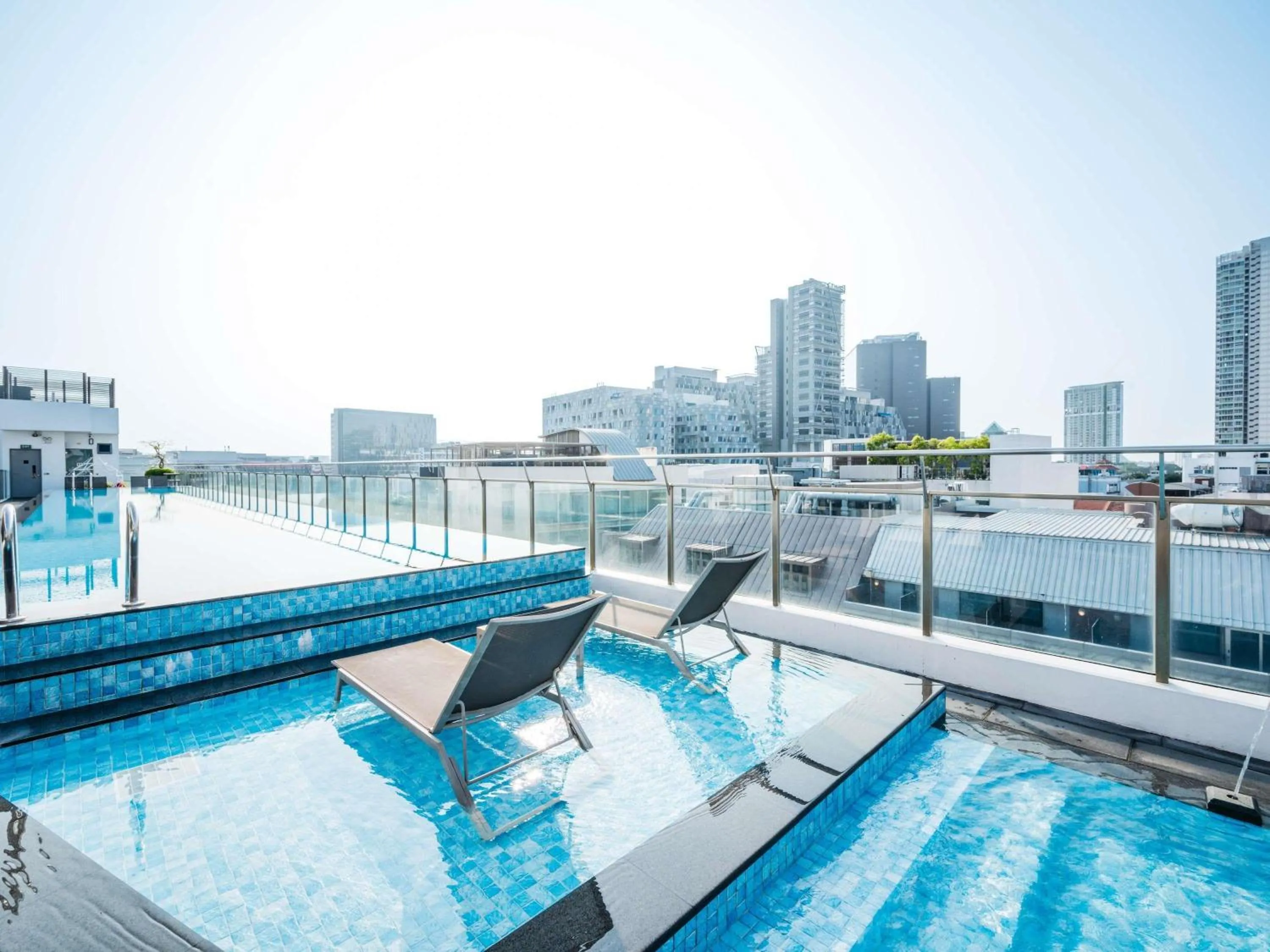 Property building in Mercure Singapore Tyrwhitt