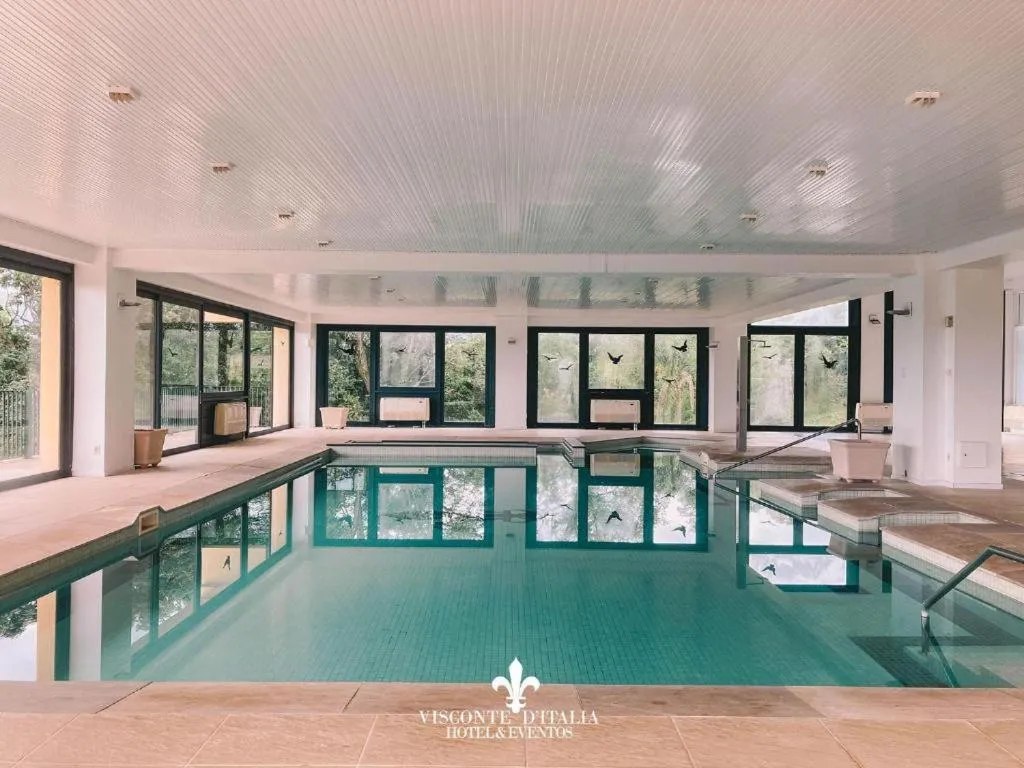 Swimming pool in Hotel Visconte D'Italia