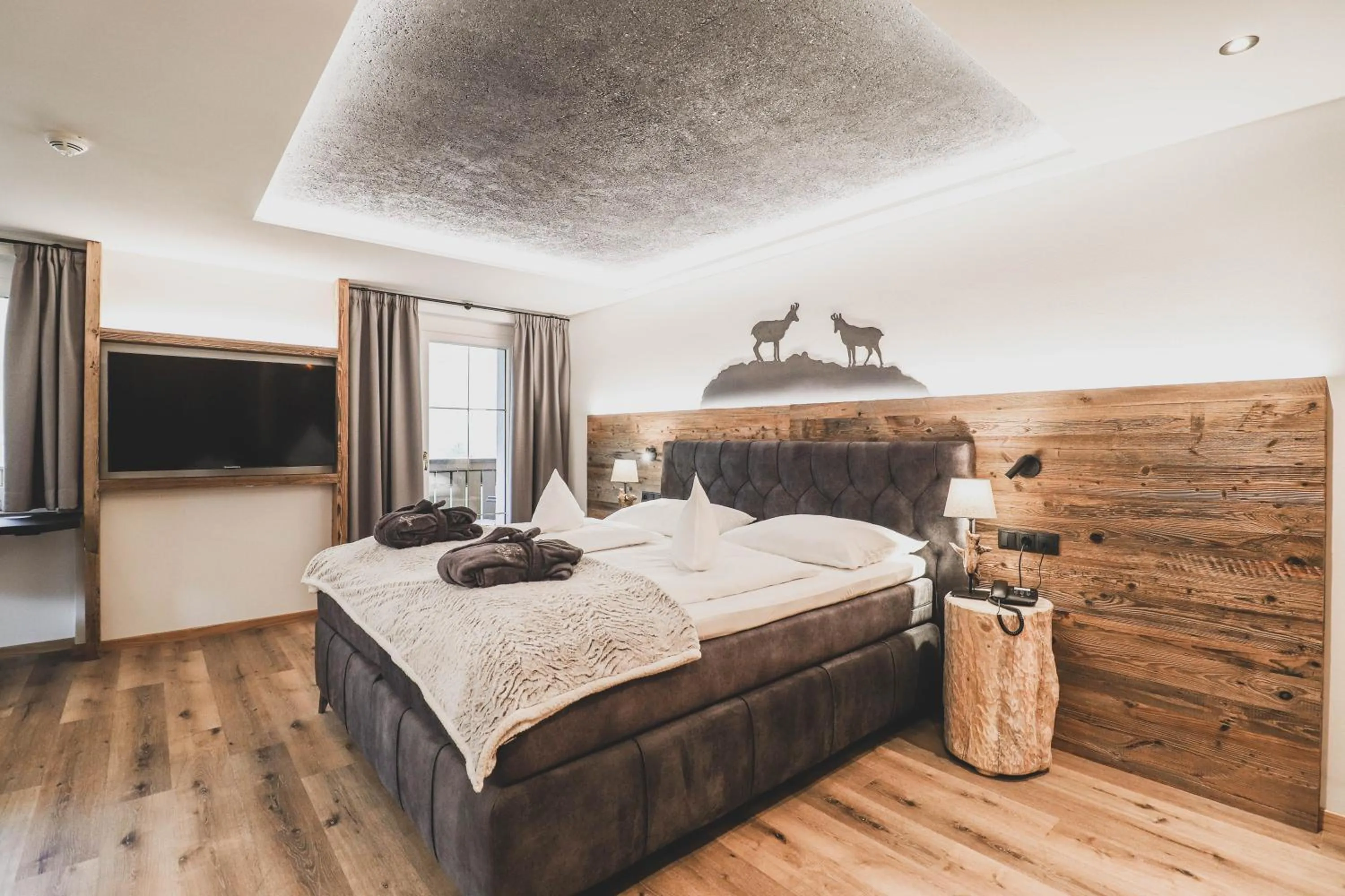 Bedroom, Bed in Montresor Hotel Pfeldererhof