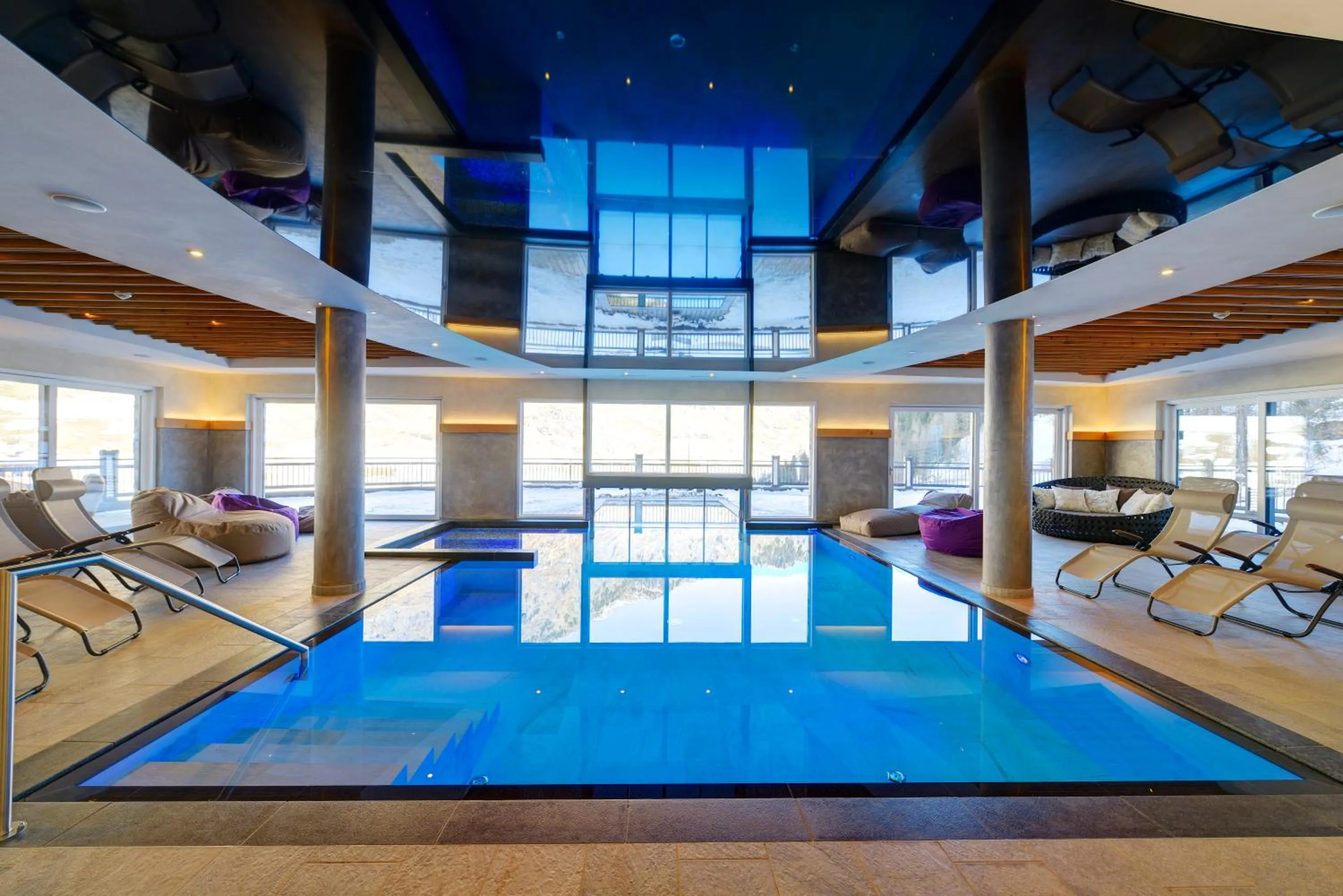 Swimming pool in Montresor Hotel Pfeldererhof