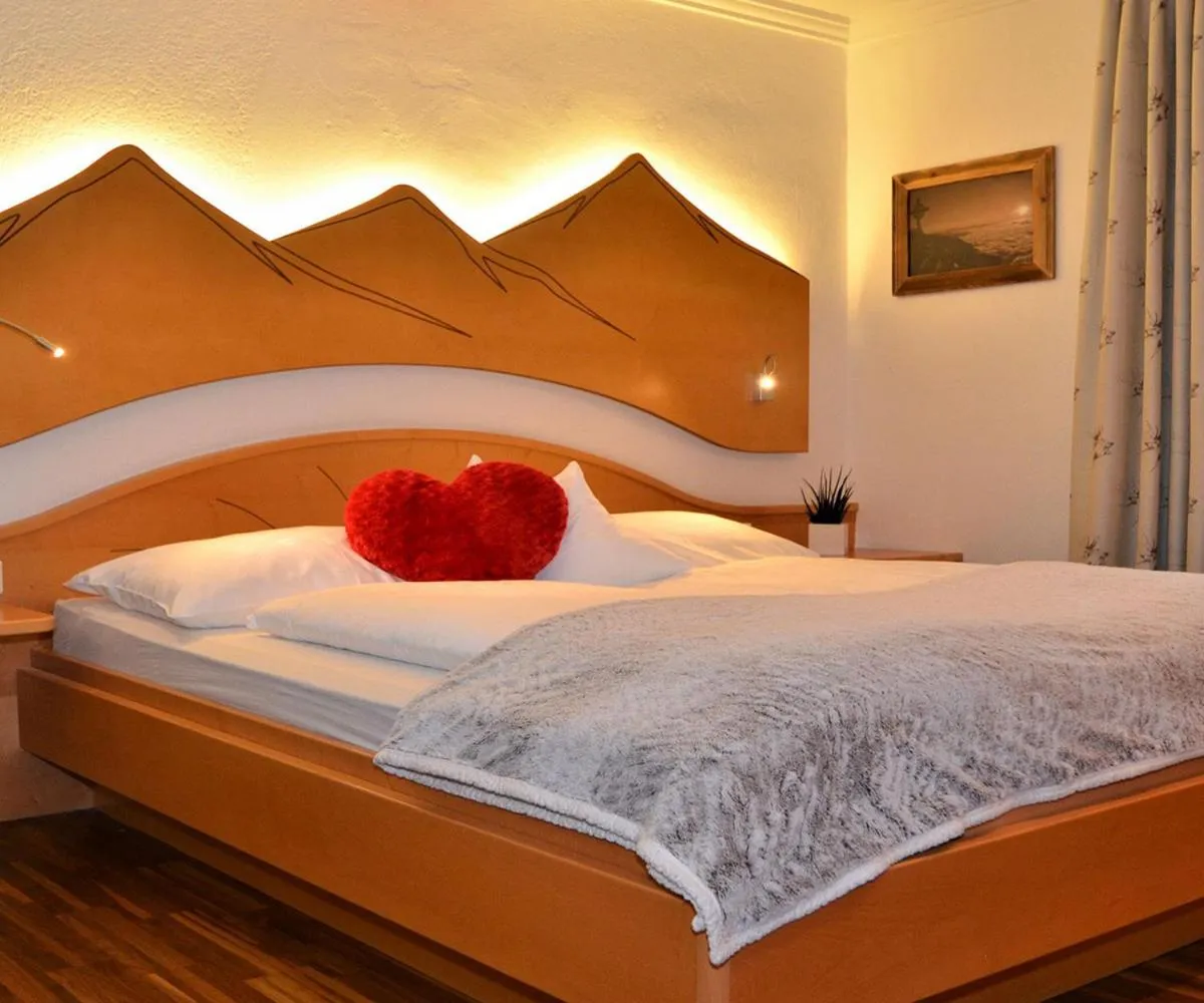 Small Double Room - single occupancy in Montresor Hotel Pfeldererhof