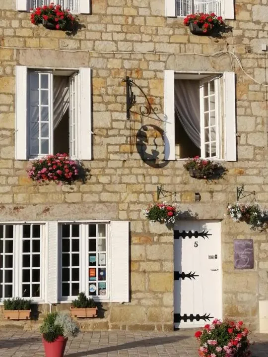 Domfront - Numero CINQ