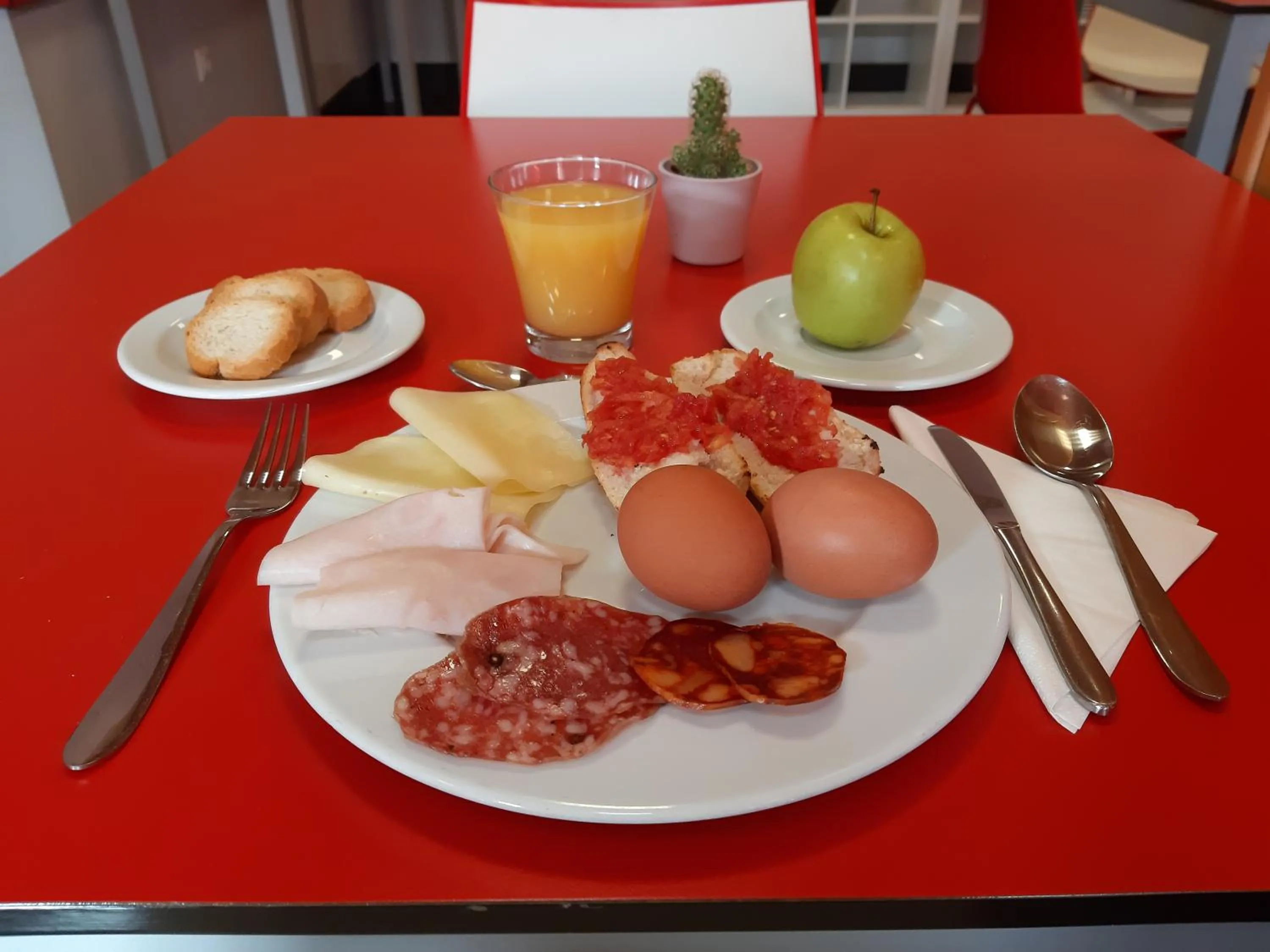 Buffet breakfast in The Factory Residence Hall
