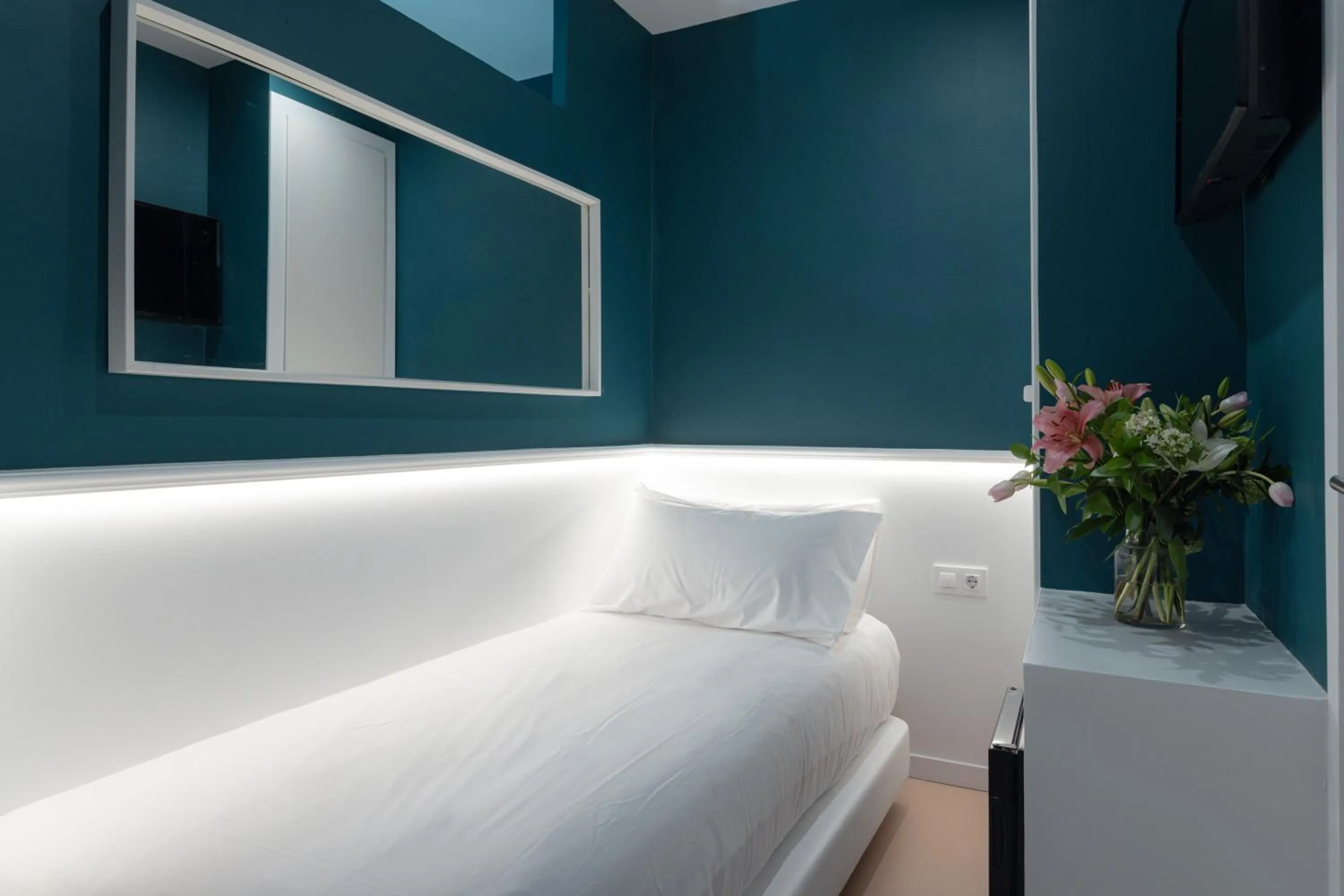 Bedroom, Bed in Hostal Sol y K