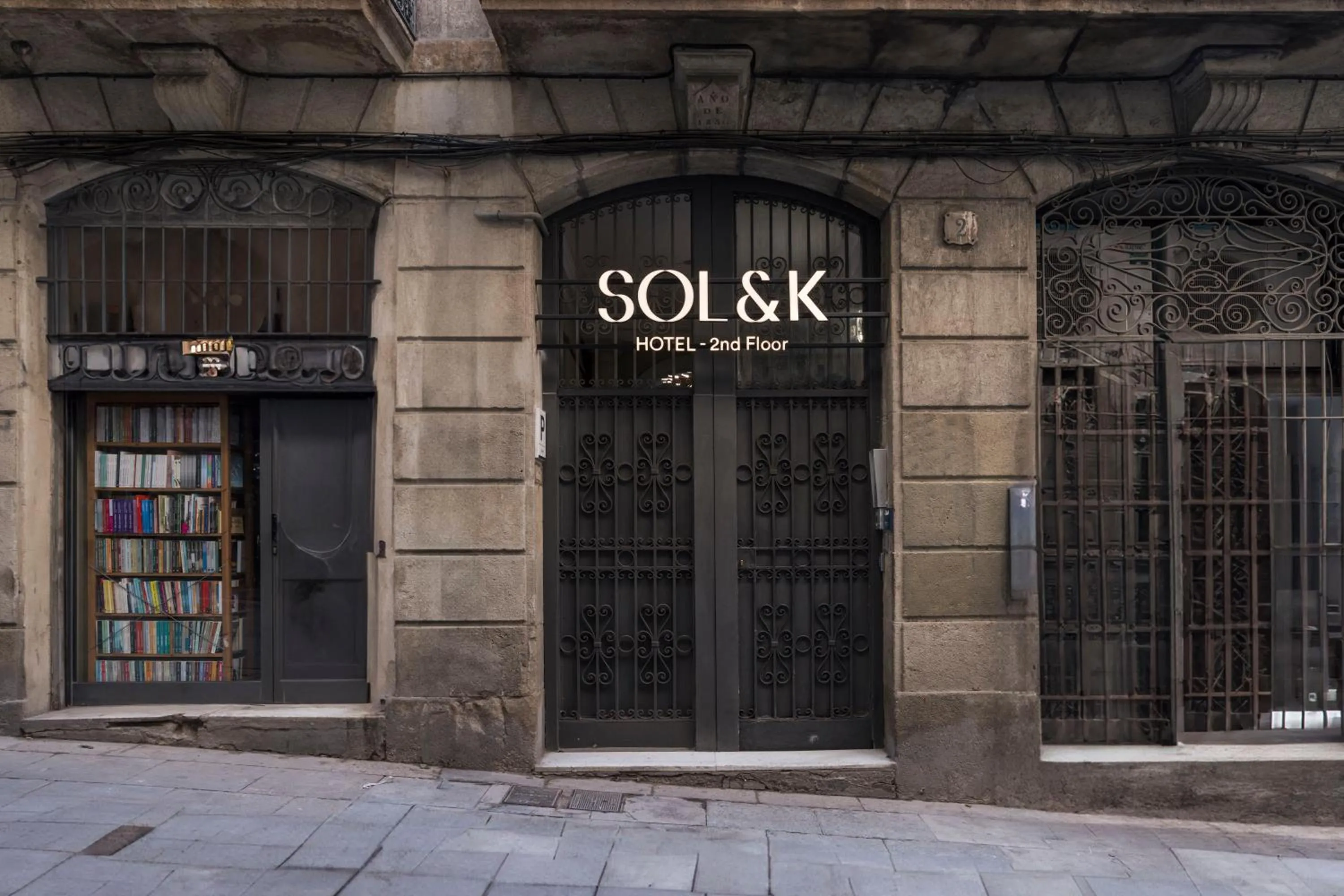 Property building in Hostal Sol y K