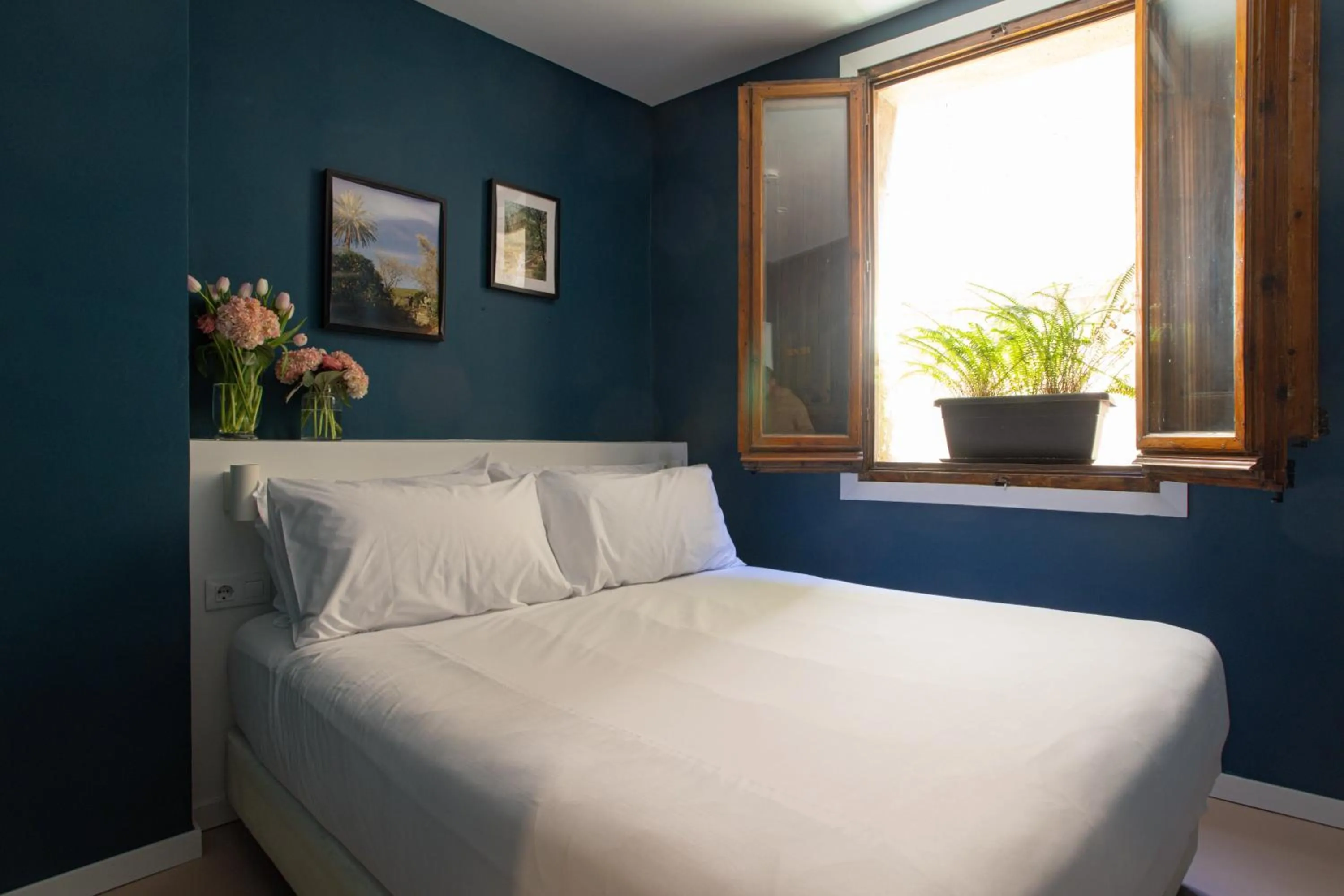 Bedroom, Bed in Hostal Sol y K
