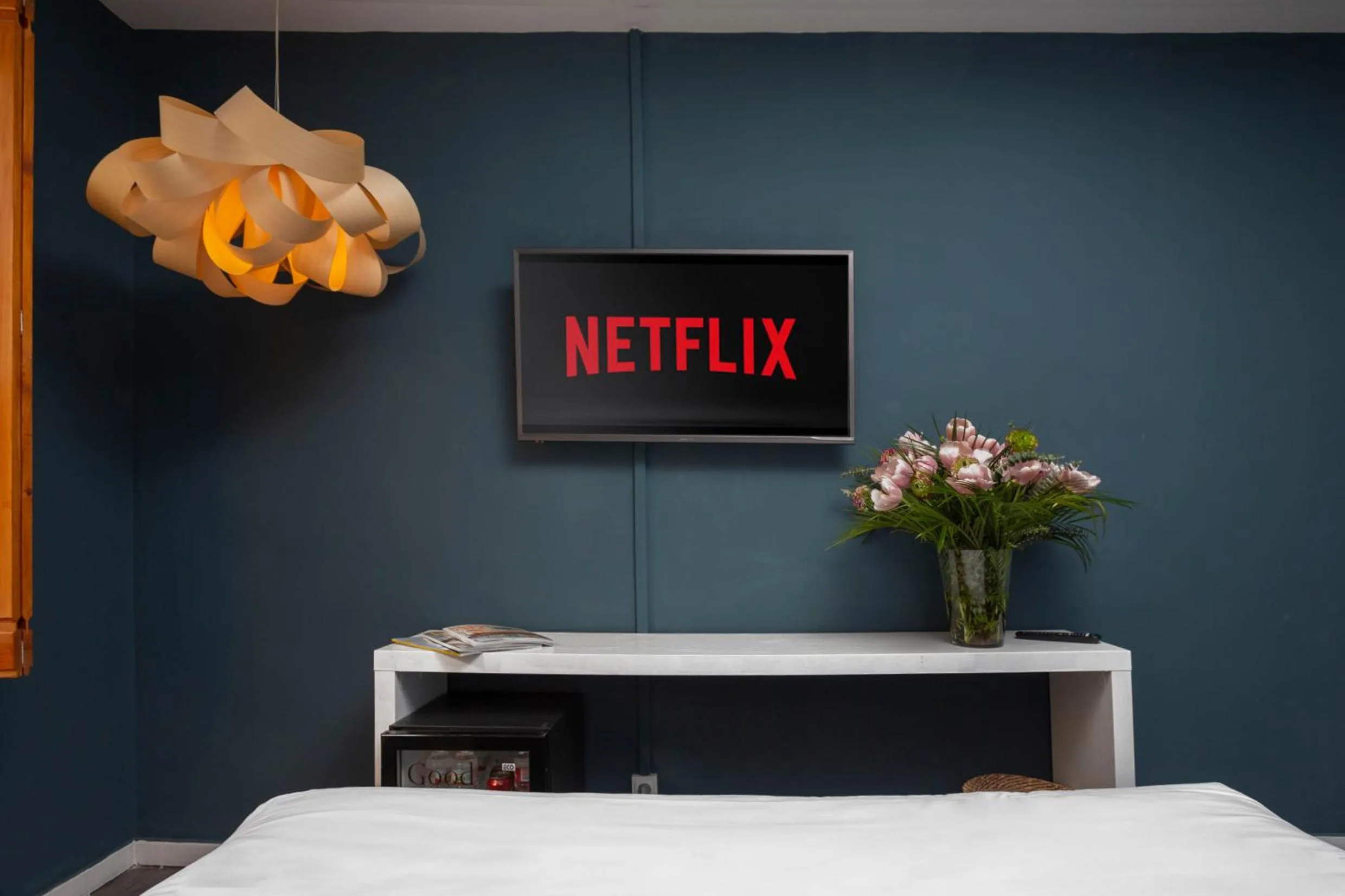TV and multimedia, Bed in Hostal Sol y K