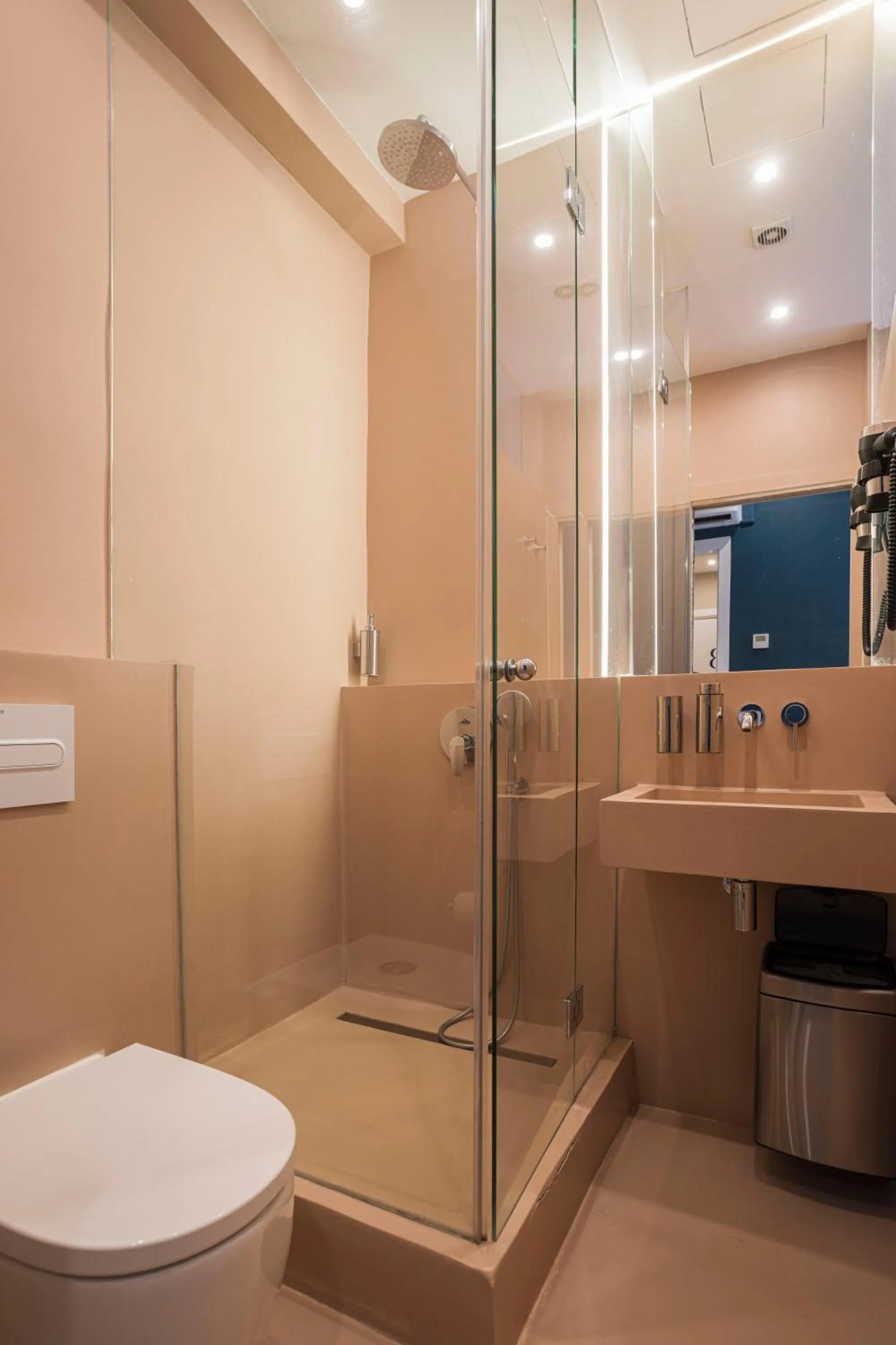 Bathroom in Hostal Sol y K
