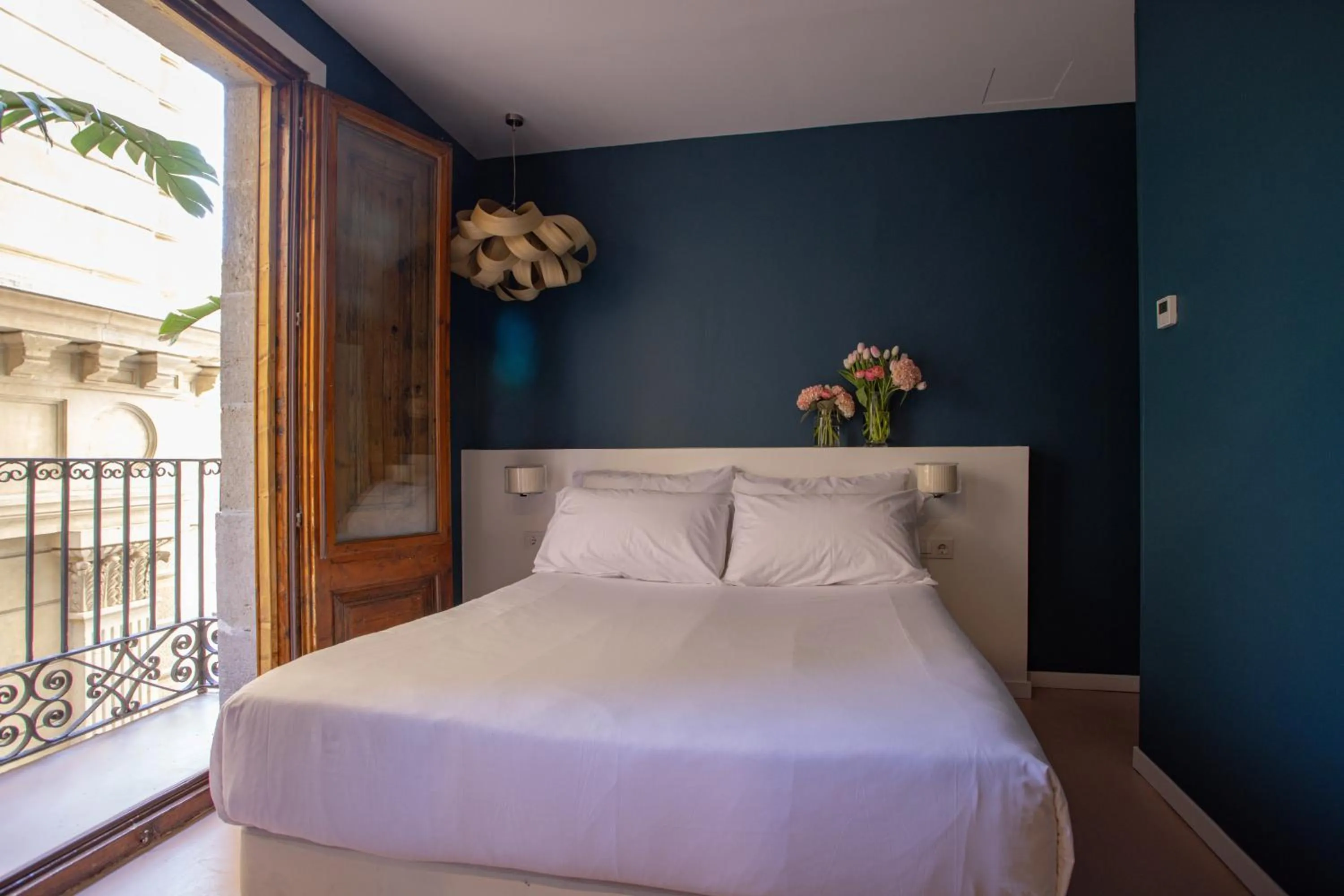 View (from property/room), Bed in Hostal Sol y K