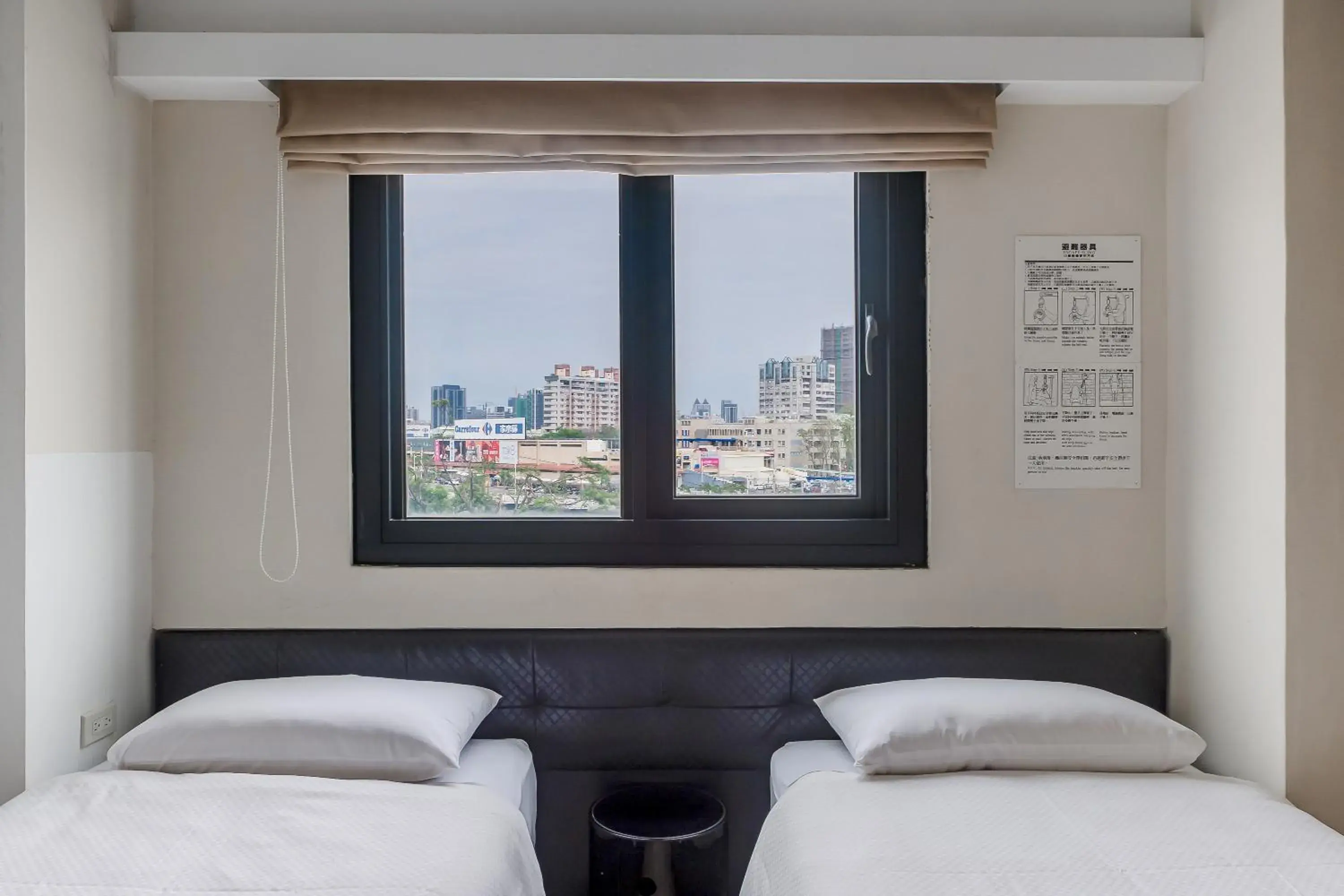 Bed in CHECK inn Express Kaohsiung Love River Bed in CHECK inn Express Kaohsiung Love River