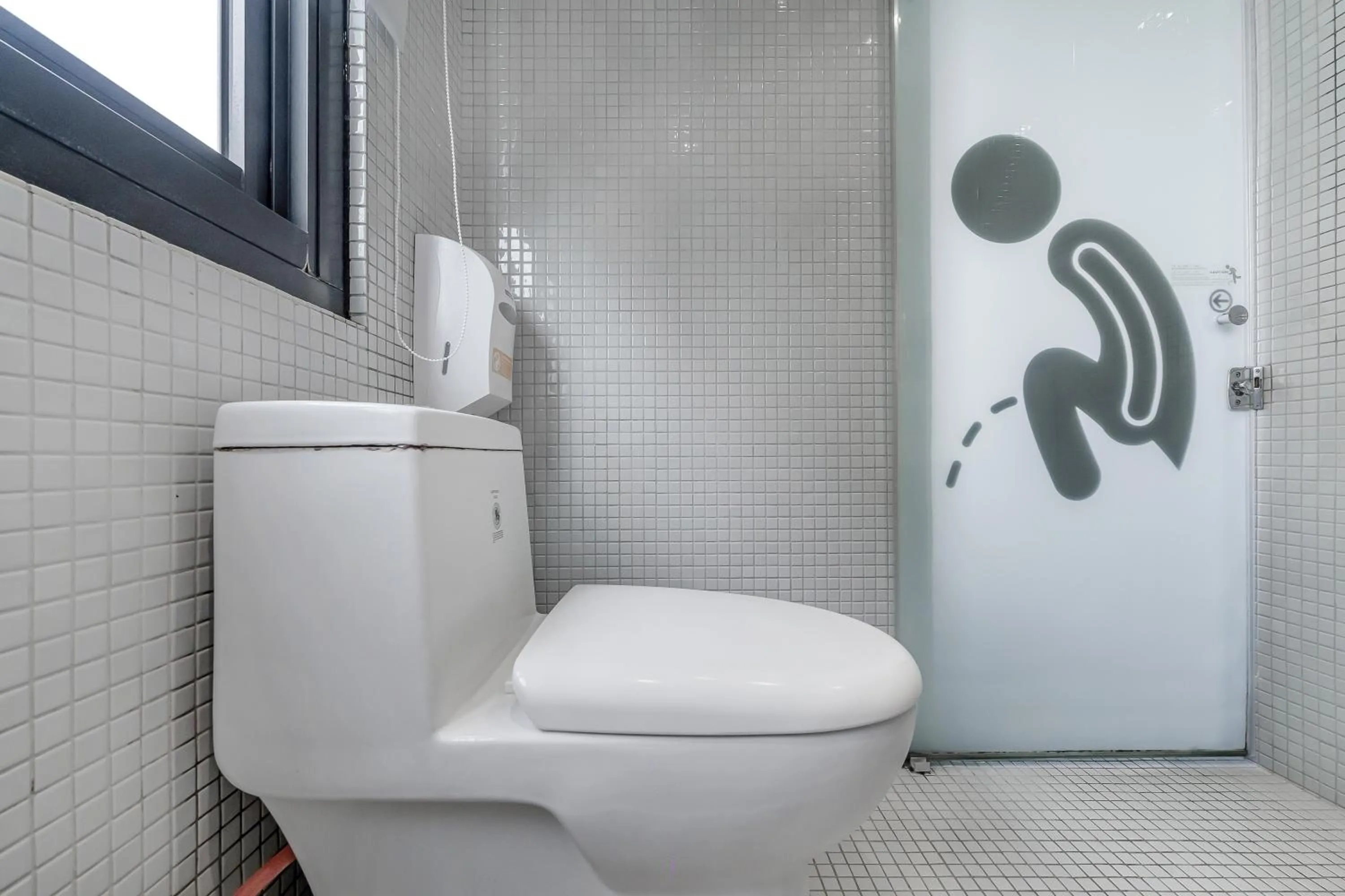 Toilet in CHECK inn Express Kaohsiung Love River