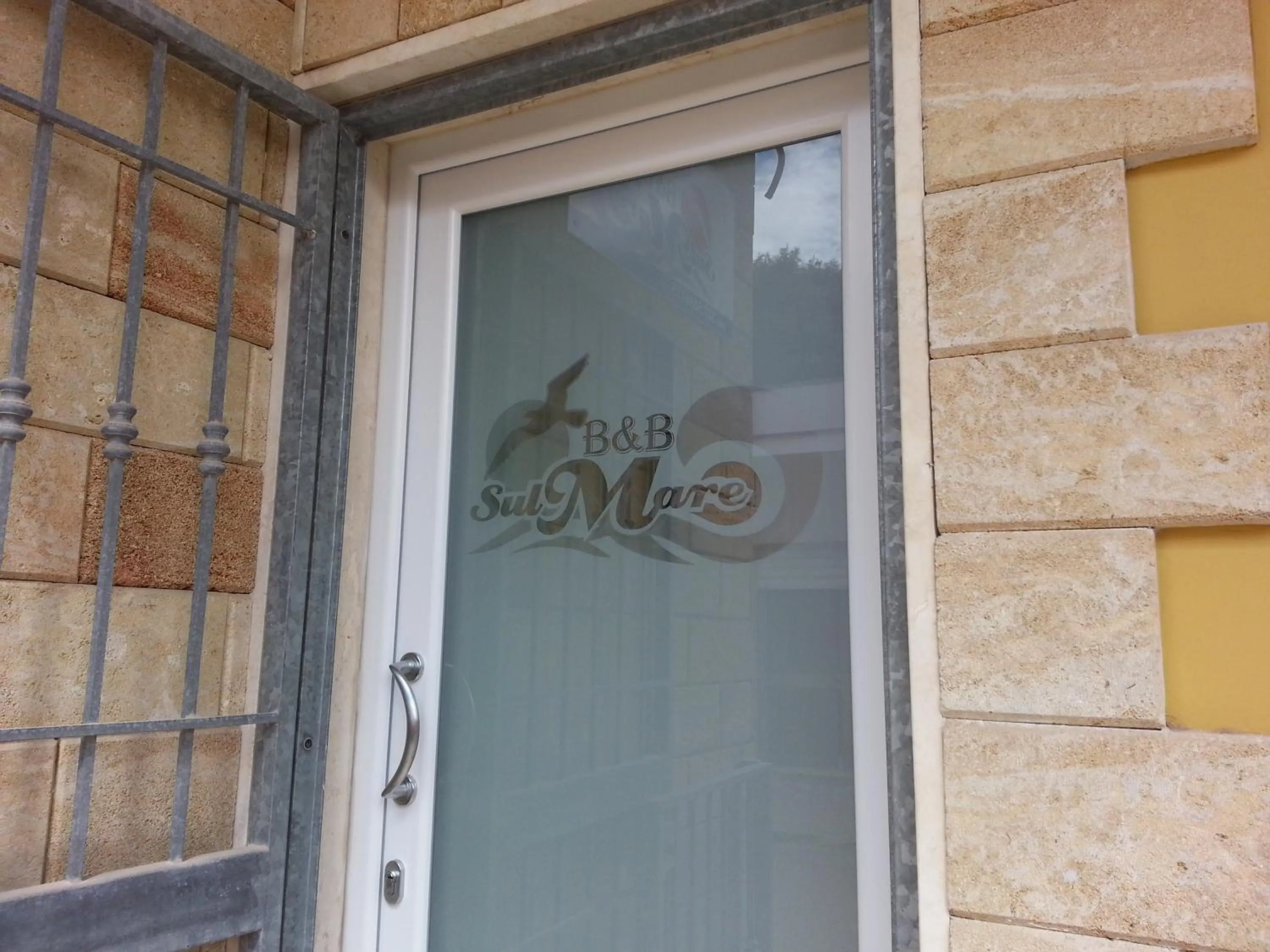 Facade/entrance in B&B sul Mare