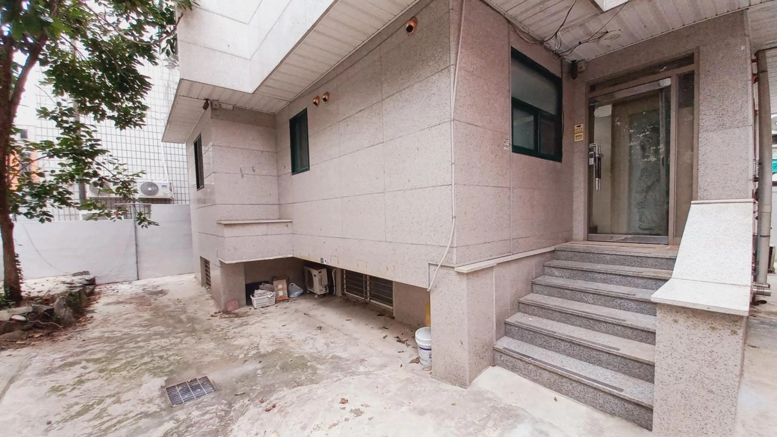 Property building in Haechi Stay GuestHouse - For foreigners only