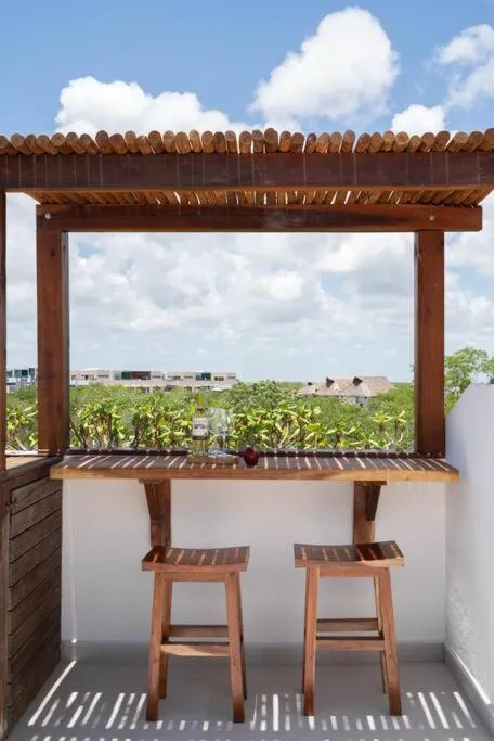 Patio in SunsetviewPH+PrivPool+Near Beach&Town+Rooftop+50mb