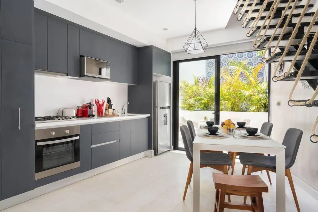 Kitchen or kitchenette in SunsetviewPH+PrivPool+Near Beach&Town+Rooftop+50mb