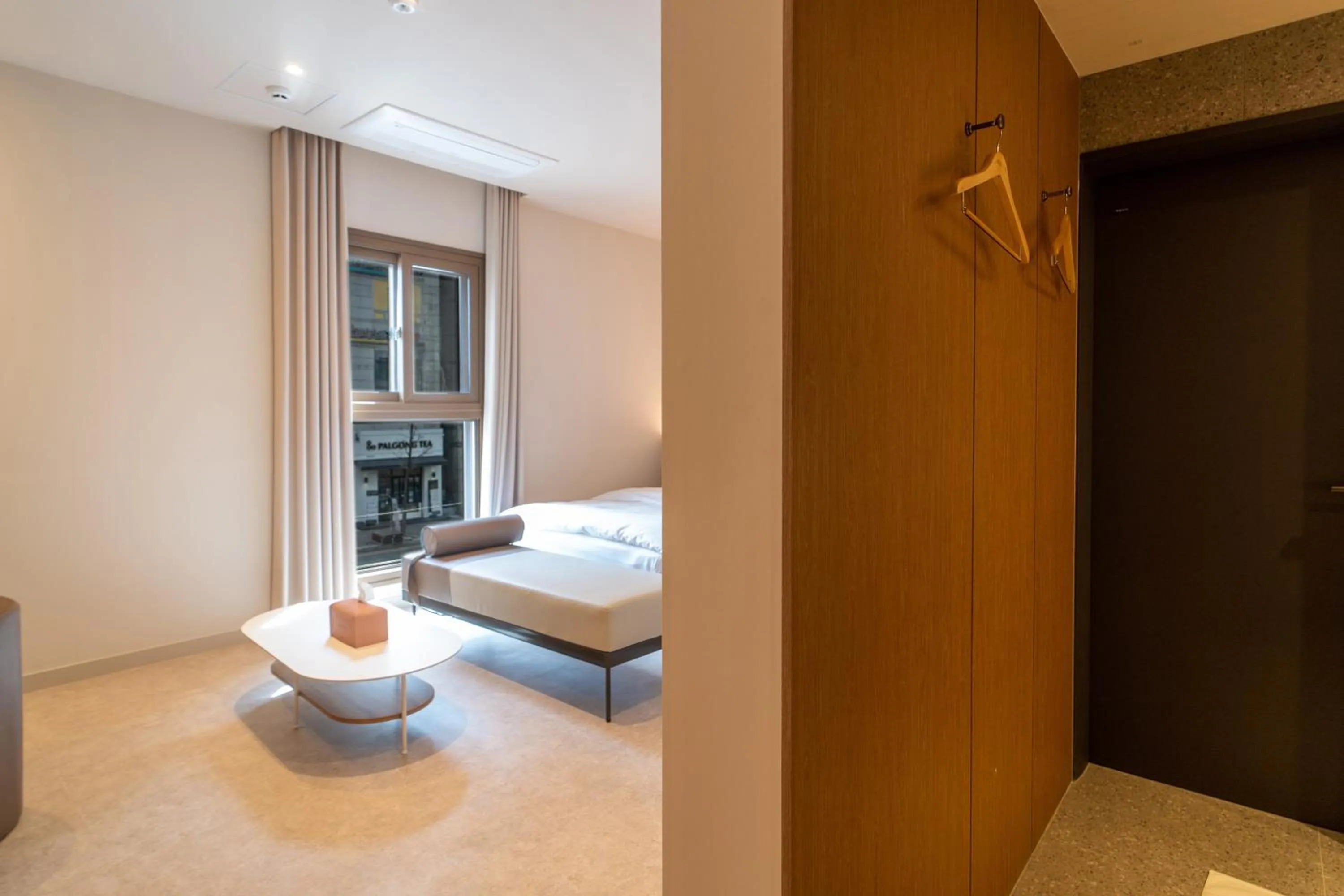 Photo of the whole room in '사용x' 클릭금지 Goyang Hotel Yuji