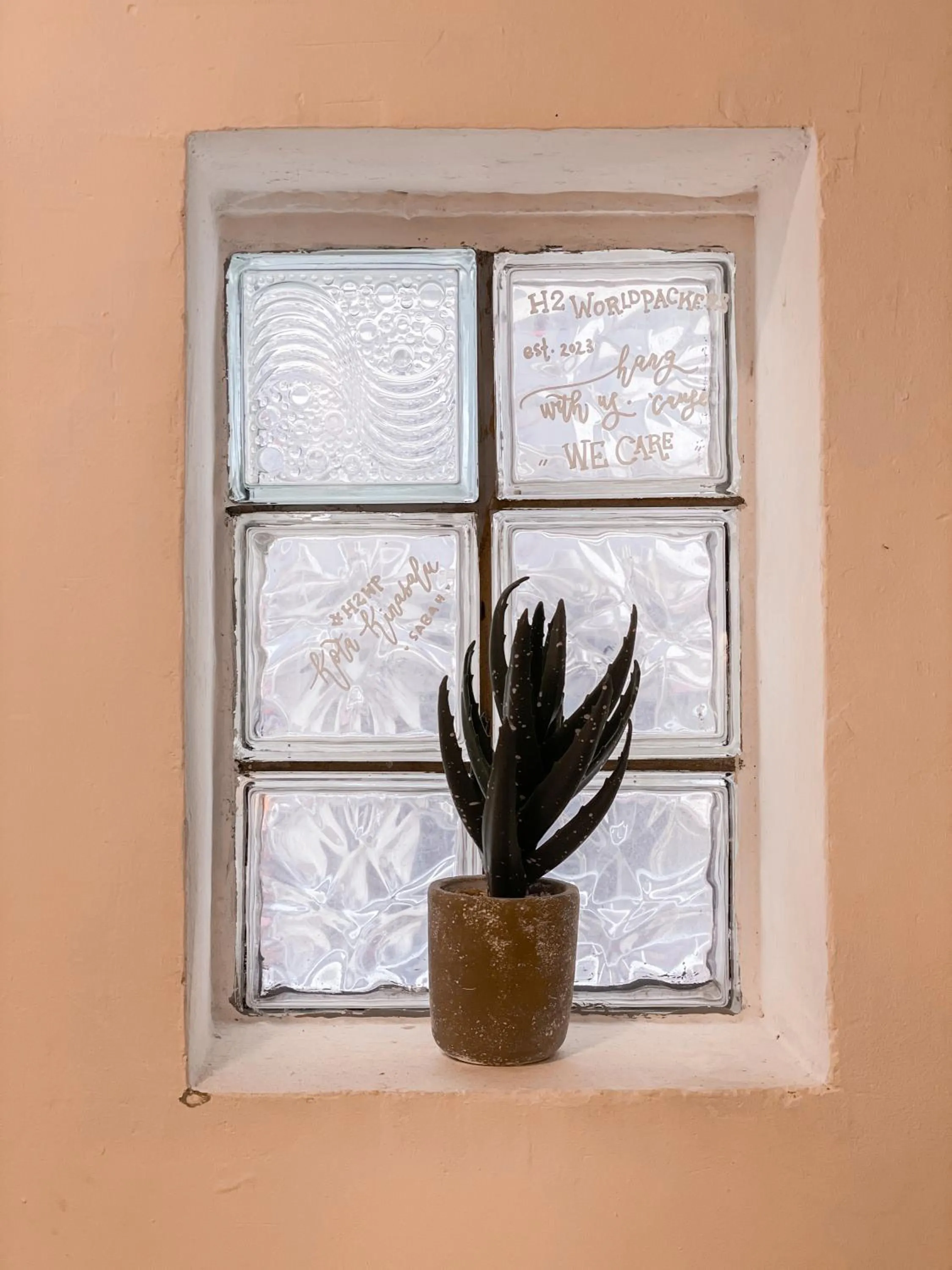 H2 Worldpackers , The Social Hotel