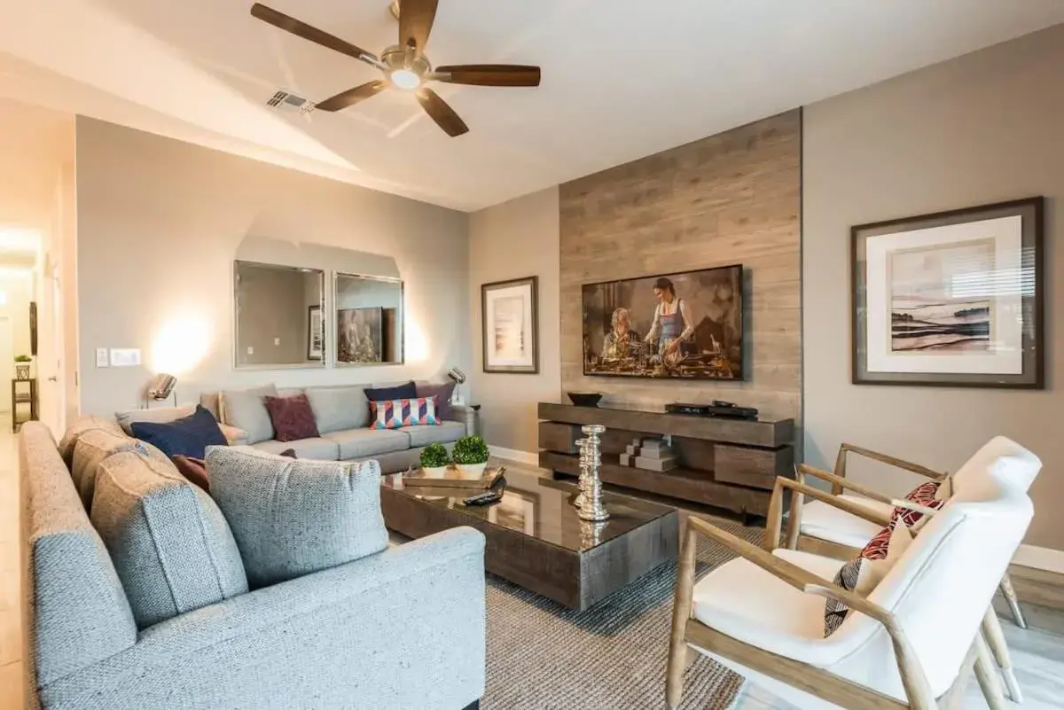 Chic Luxury Haven - Unforgettable Retreat Chic Luxury Haven - Unforgettable Retreat