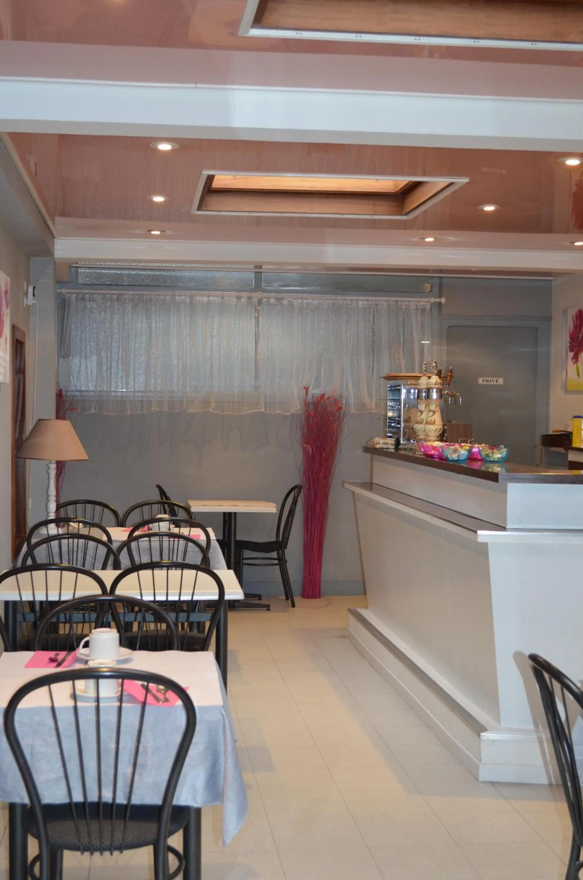 Restaurant/places to eat in Hôtel de La Croix de Malte