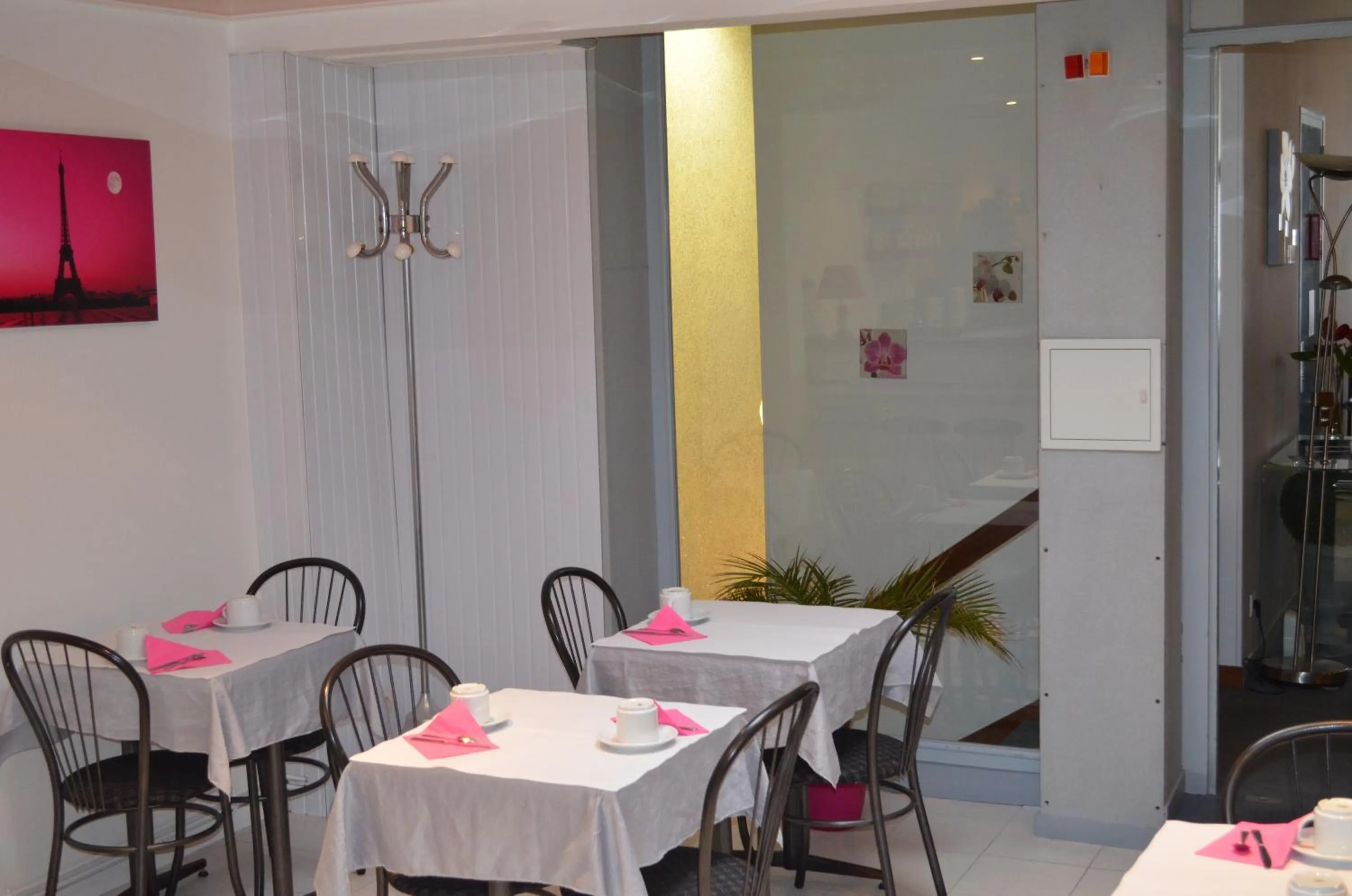 Restaurant/places to eat in Hôtel de La Croix de Malte