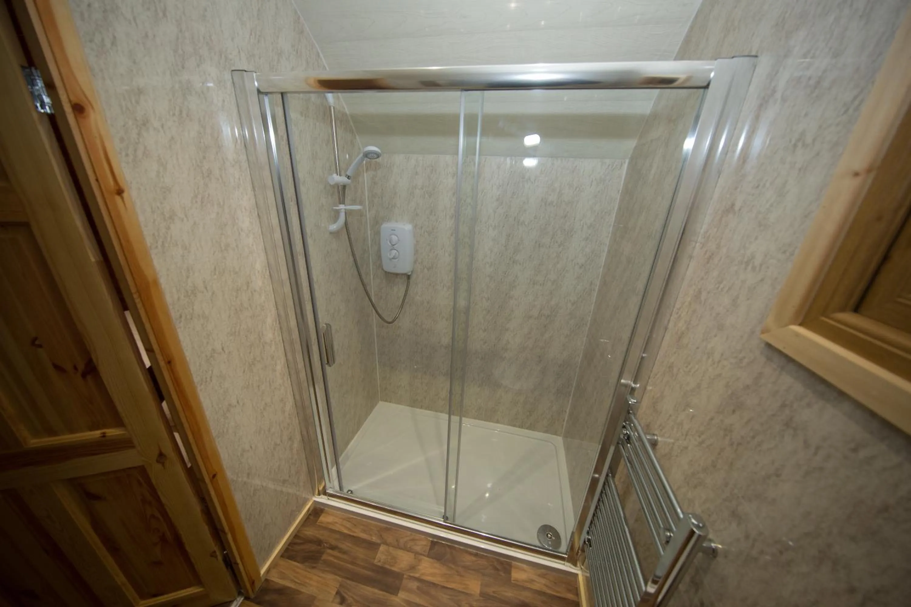 Shower in Wall Eden Farm - Luxury Log Cabins and Glamping