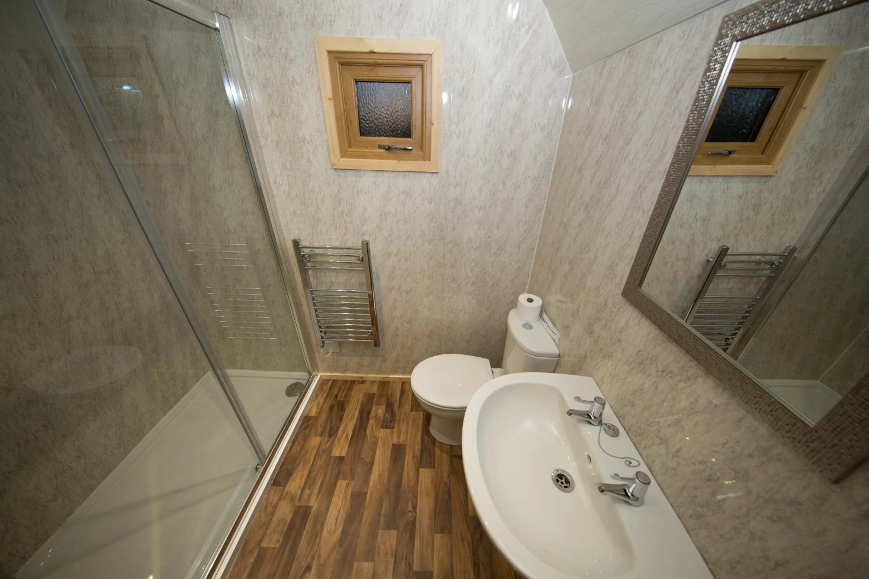 Shower in Wall Eden Farm - Luxury Log Cabins and Glamping