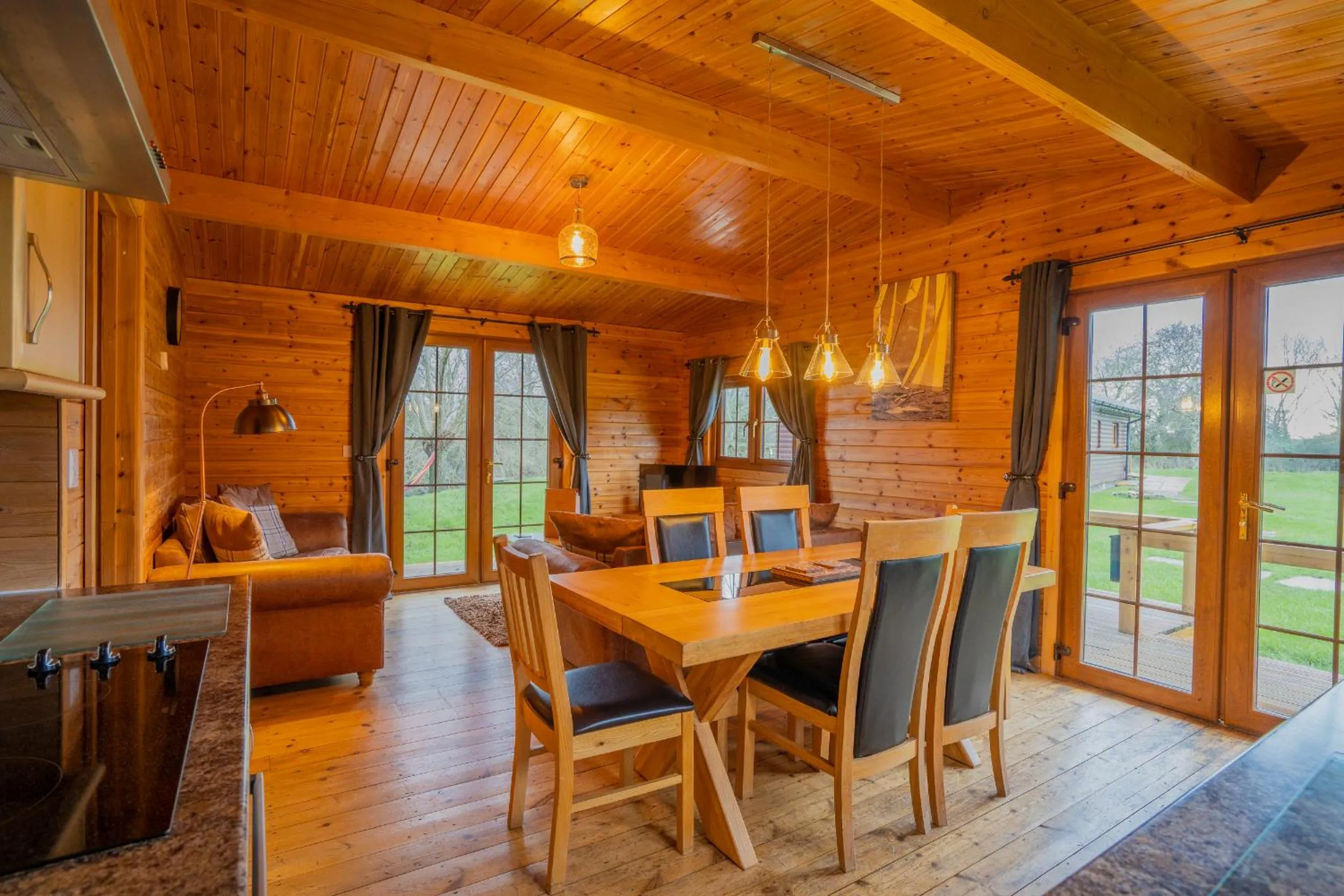 TV and multimedia in Wall Eden Farm - Luxury Log Cabins and Glamping