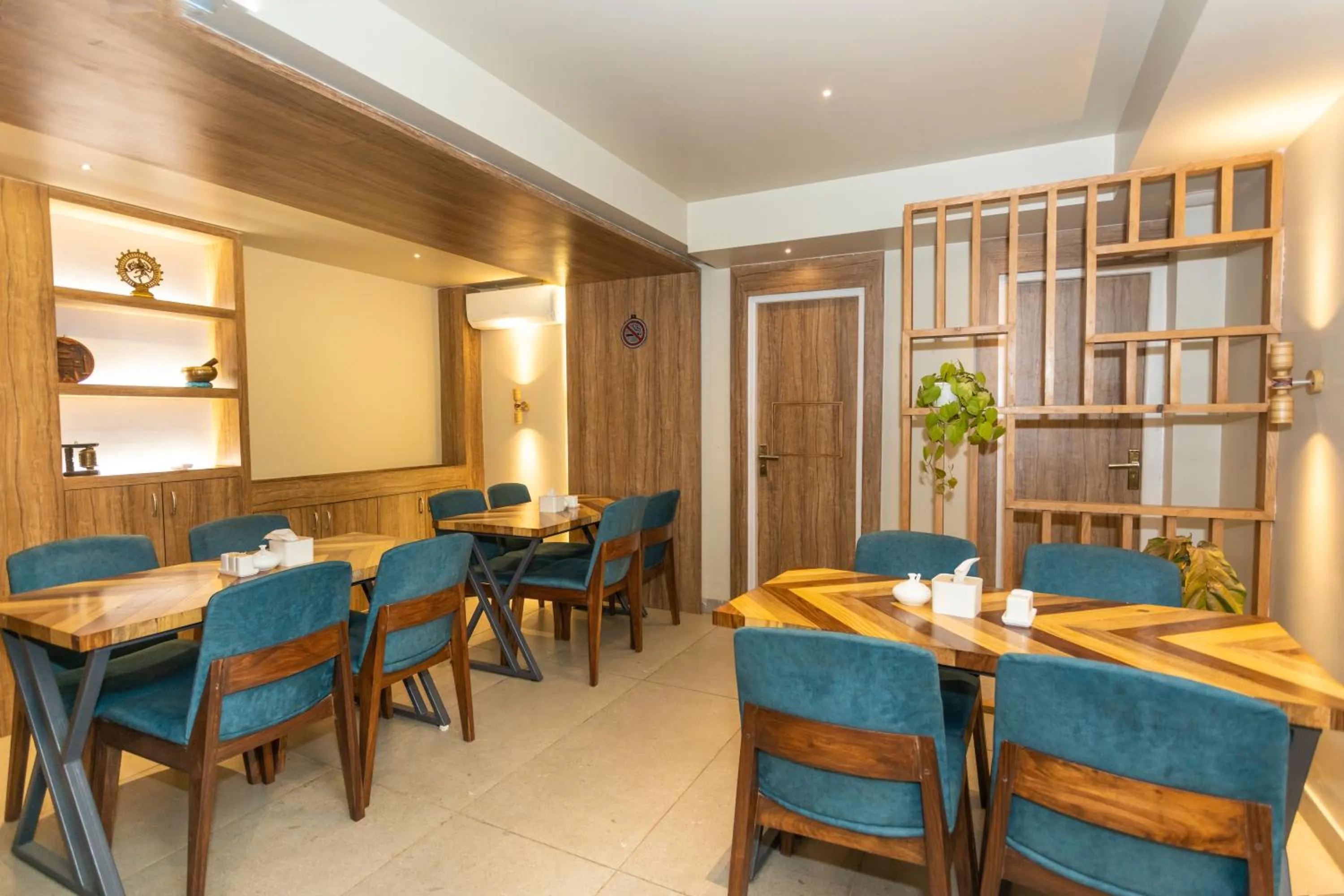 Restaurant/places to eat in Ananta Home