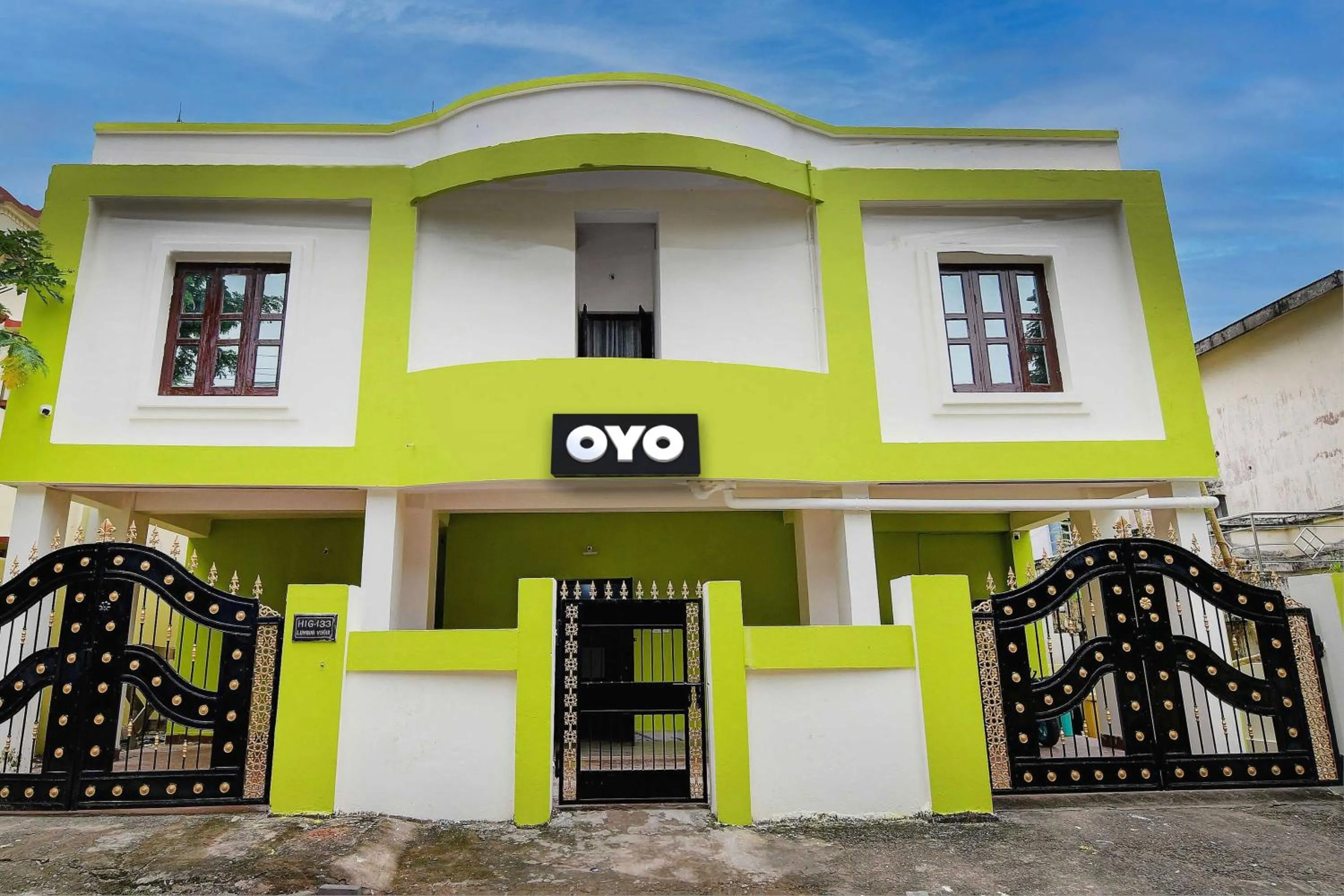 Facade/entrance in Hotel O Heaven Inn