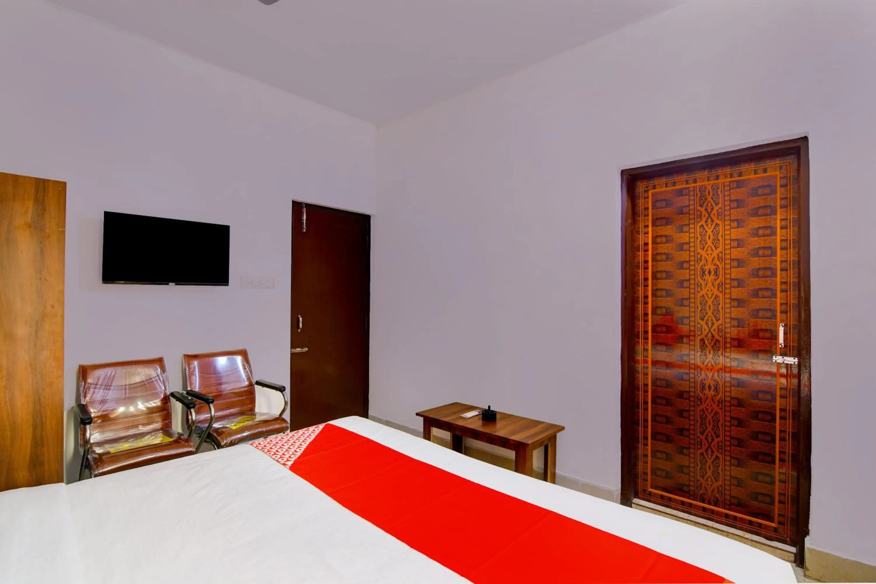 Bedroom in Hotel O Heaven Inn