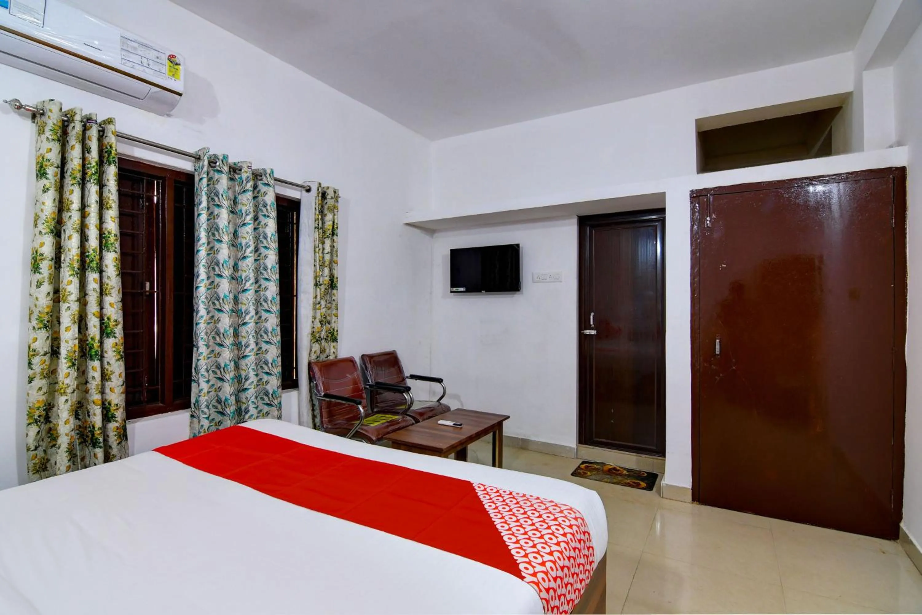 Bedroom in Hotel O Heaven Inn