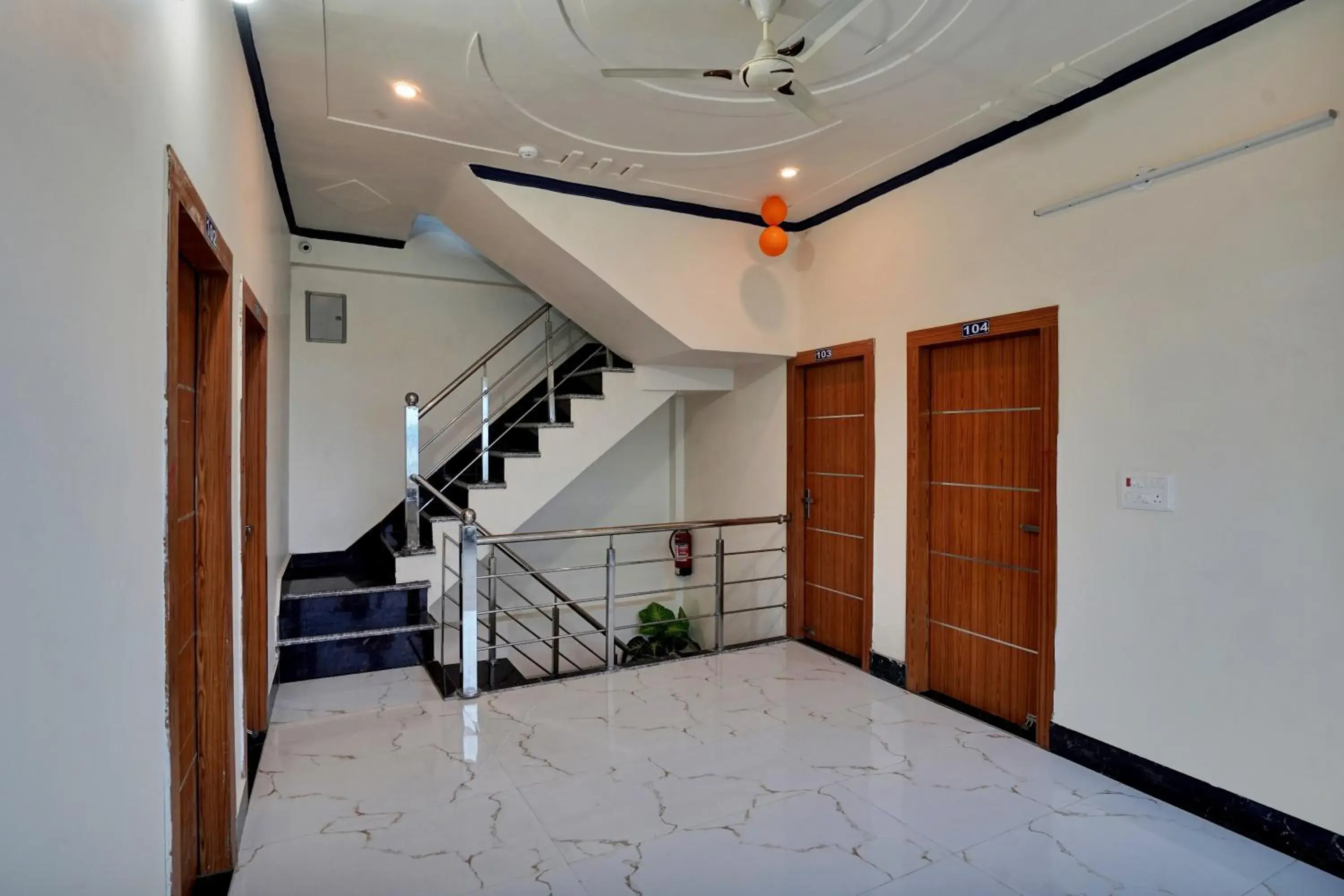 Lobby or reception in Collection O Trihans Mantion Hotel Lobby or reception in Collection O Trihans Mantion Hotel