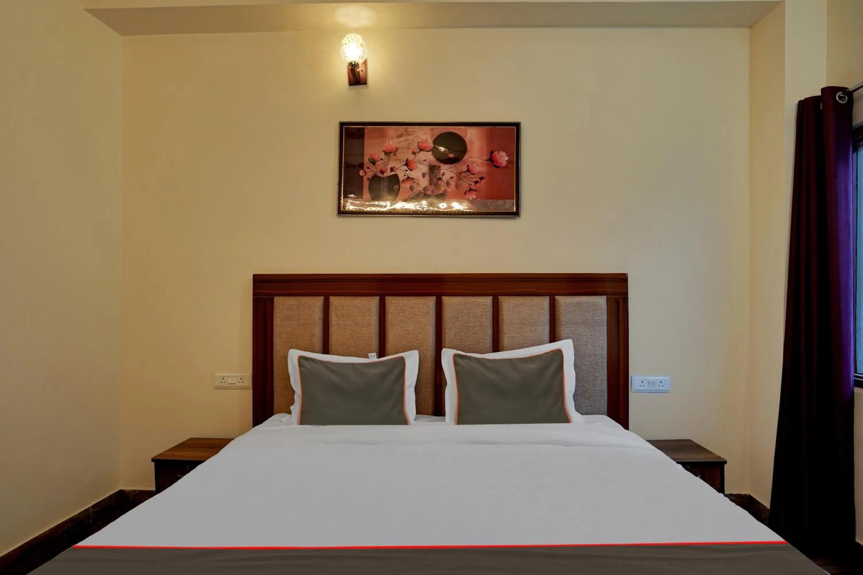 Bedroom, Bed in Collection O Trihans Mantion Hotel