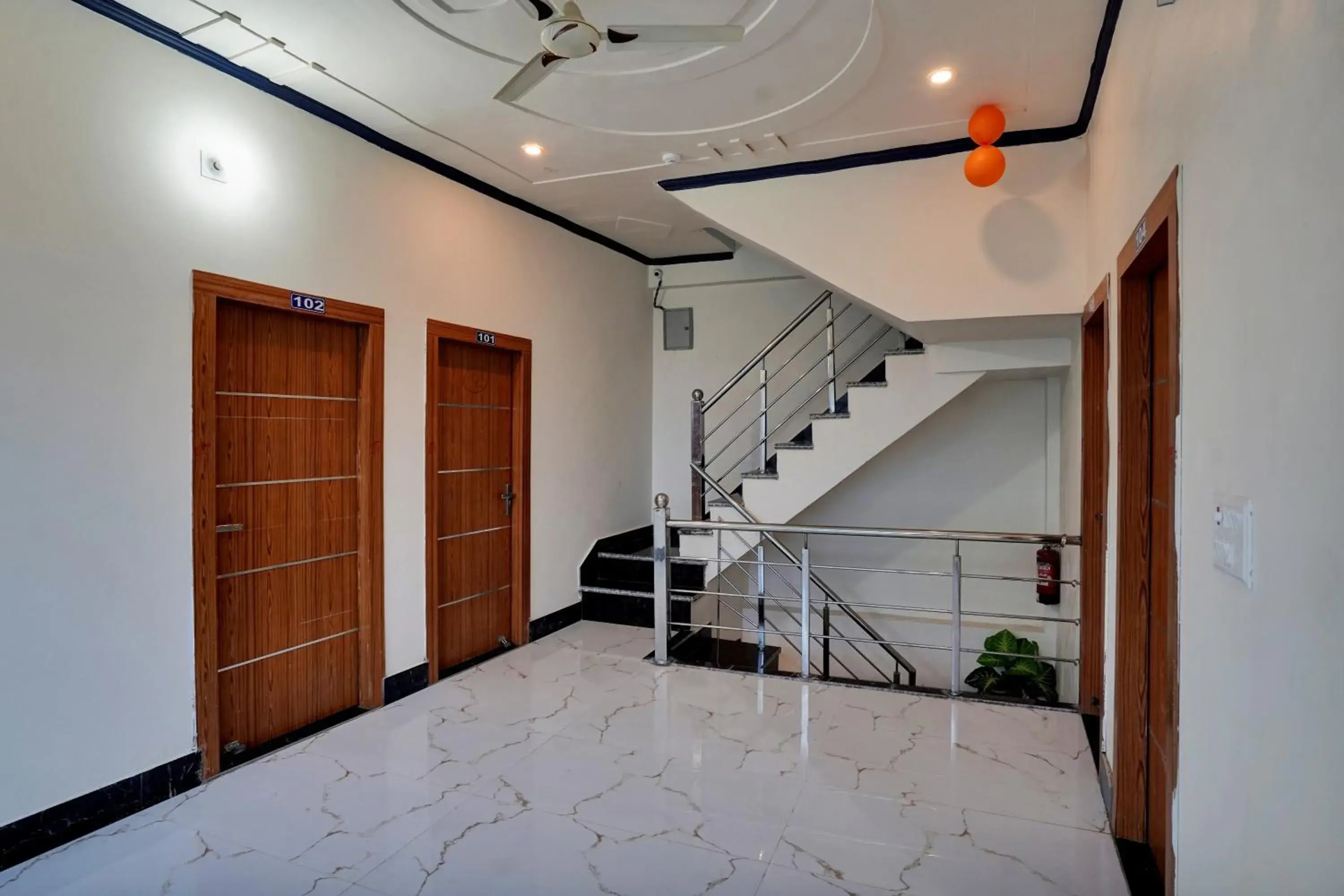 Lobby or reception in Collection O Trihans Mantion Hotel Lobby or reception in Collection O Trihans Mantion Hotel