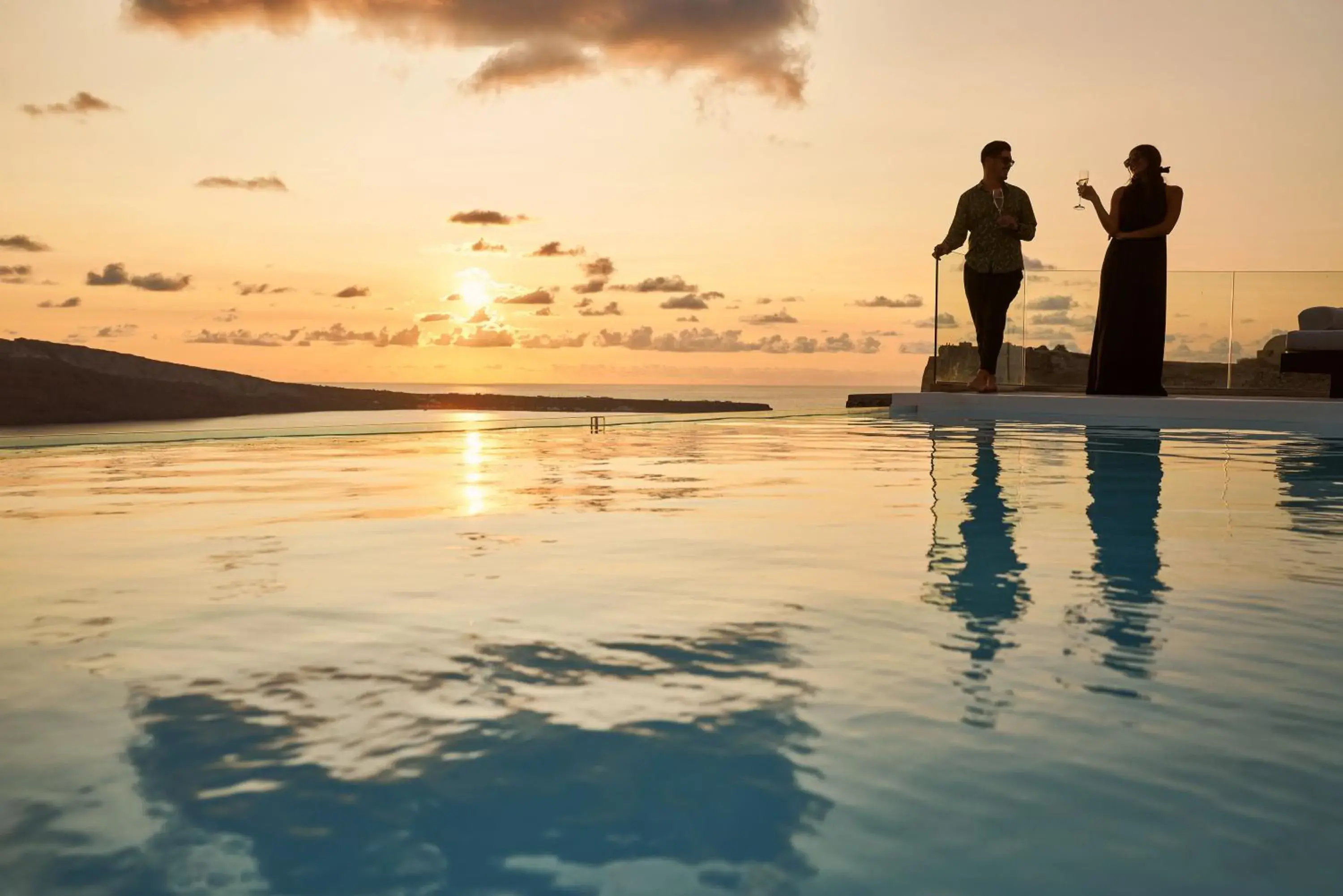 Restaurant/places to eat in Charisma Suites Restaurant/places to eat in Charisma Suites