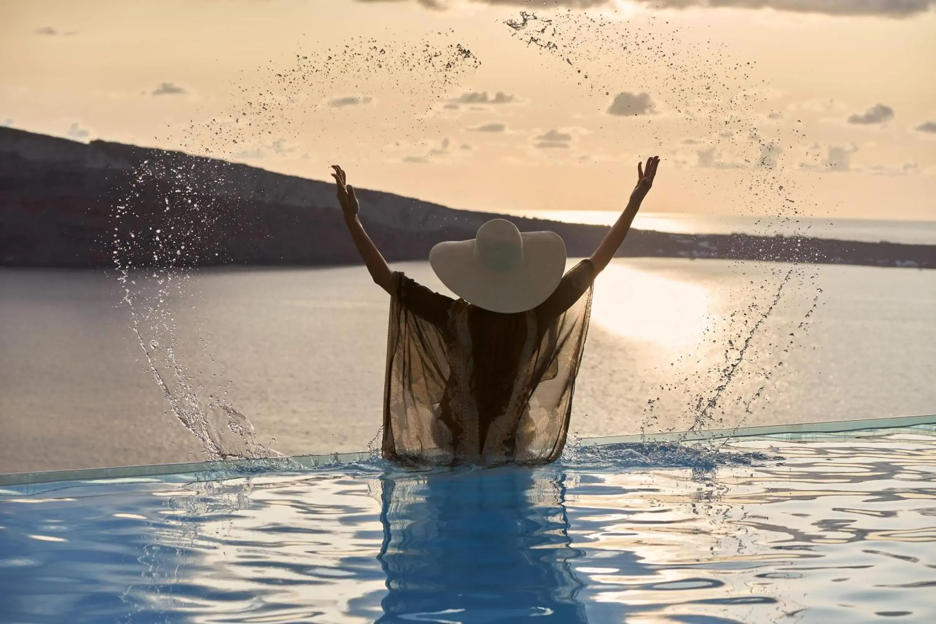 Restaurant/places to eat in Charisma Suites Restaurant/places to eat in Charisma Suites