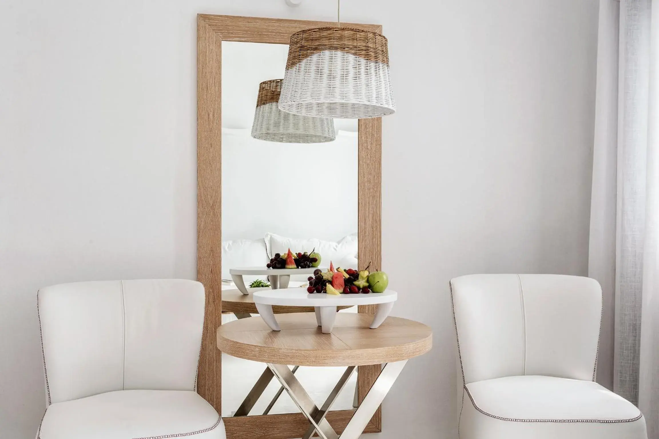 Food and drinks in Charisma Suites Food and drinks in Charisma Suites