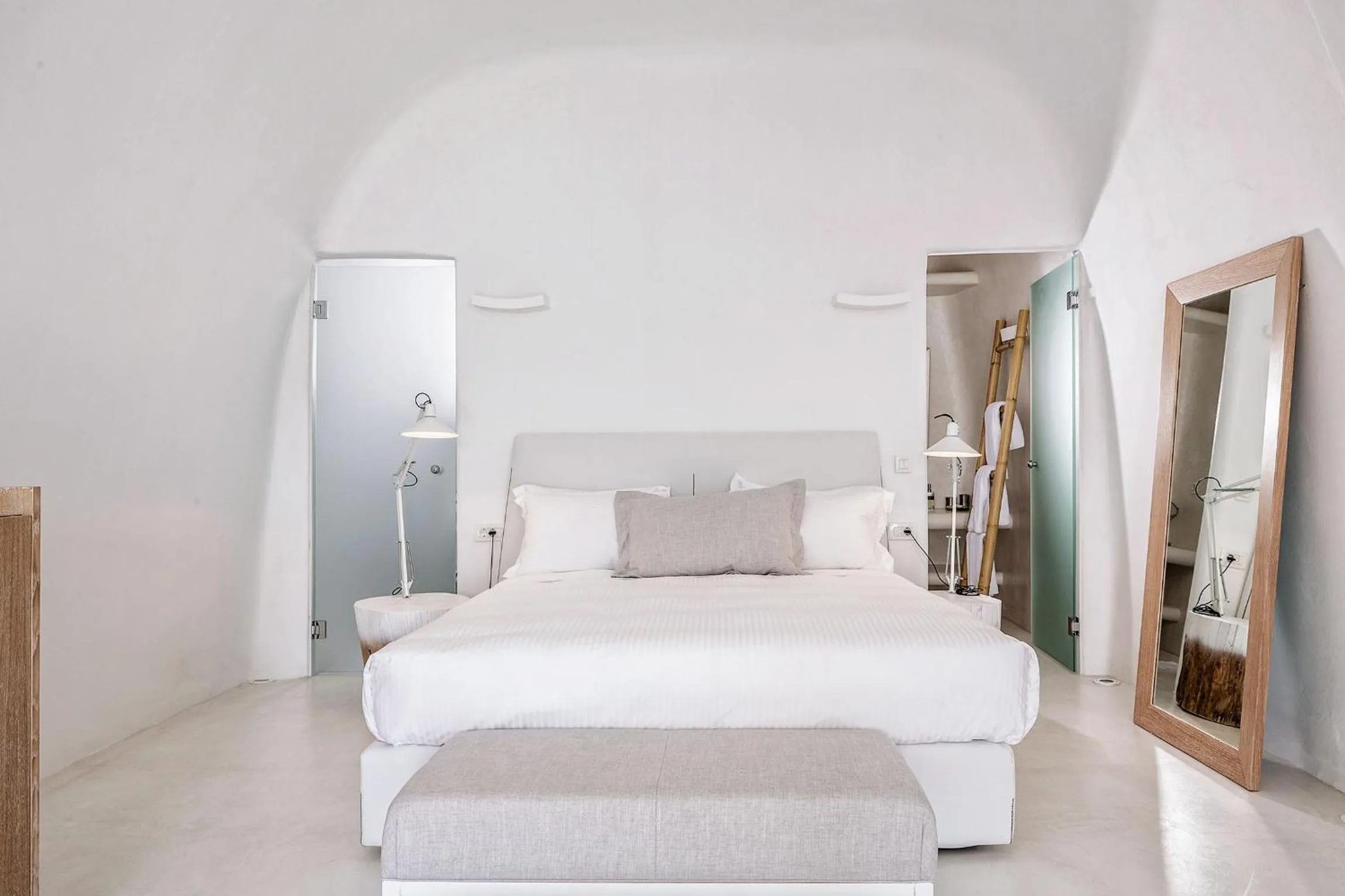 Bathroom, Bed in Charisma Suites