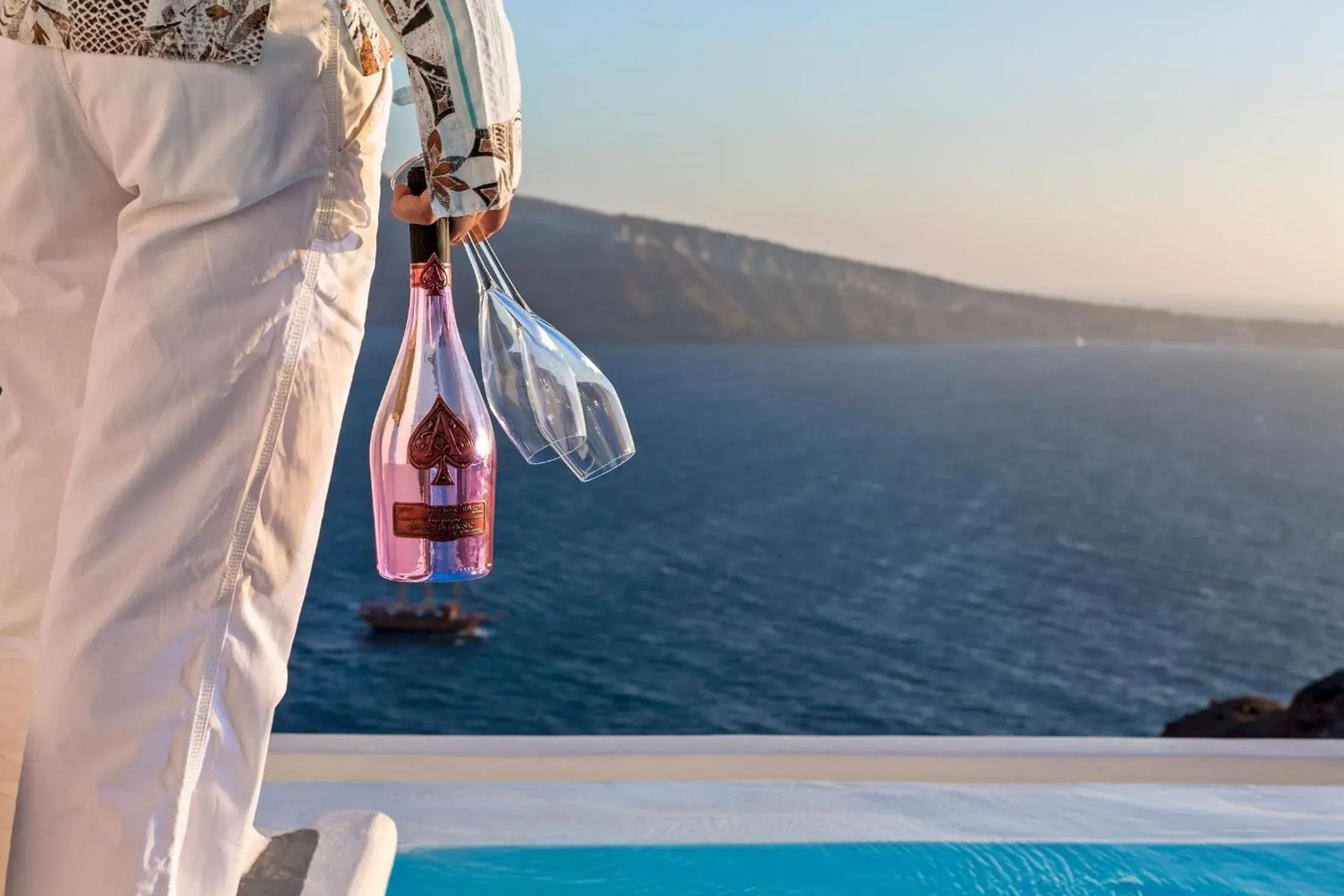 Restaurant/places to eat in Charisma Suites Restaurant/places to eat in Charisma Suites