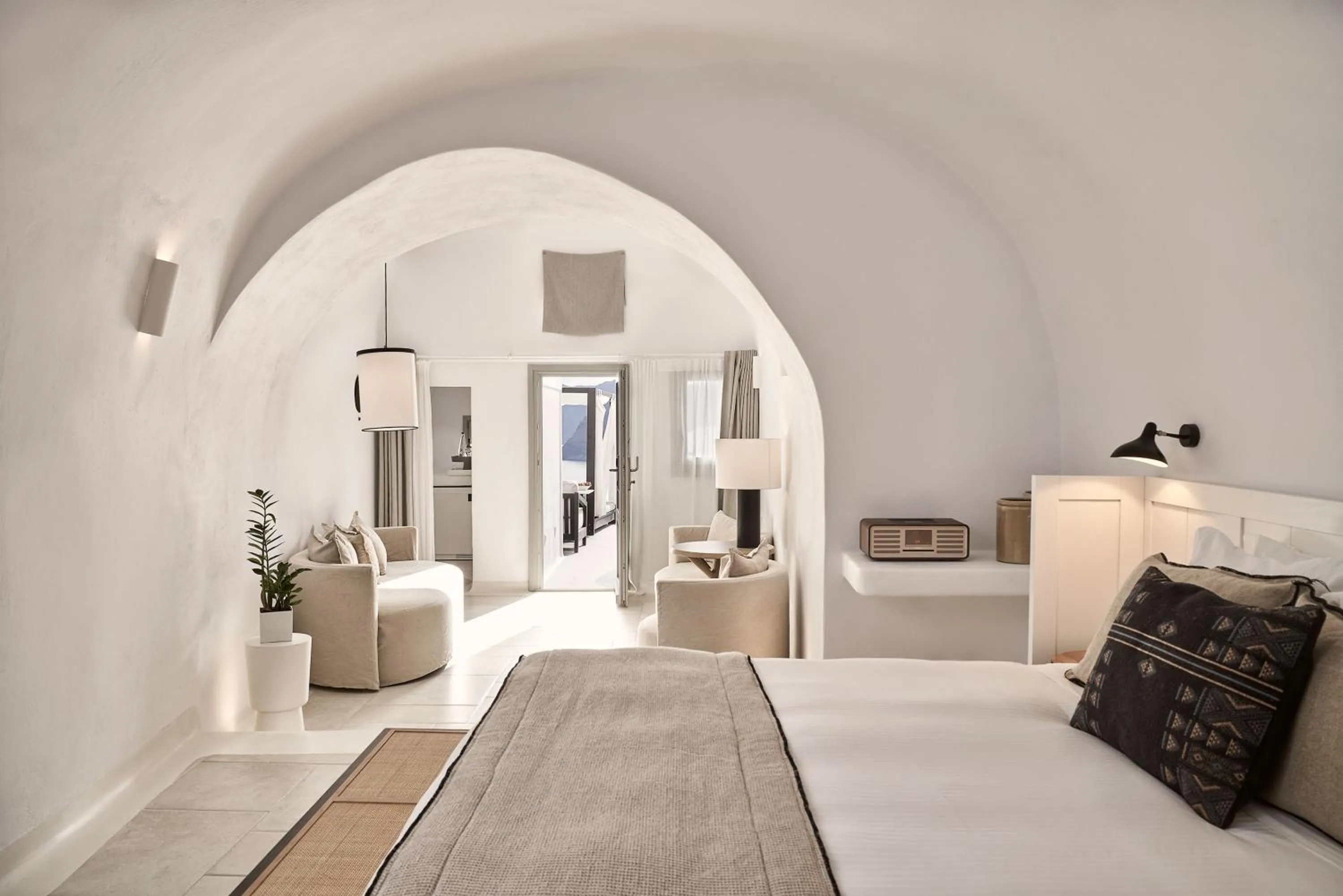 Living room, Bed in Charisma Suites