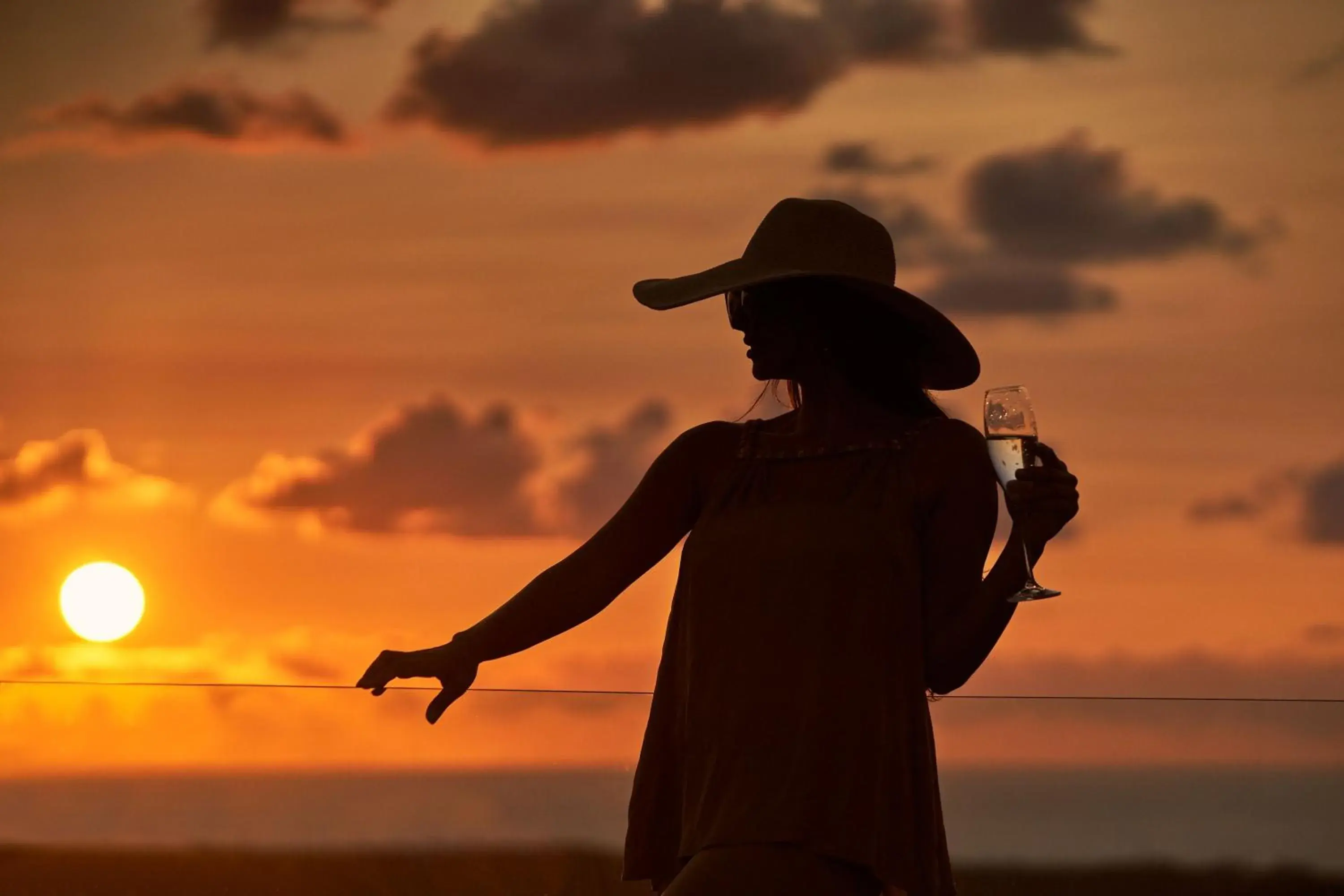 Restaurant/places to eat in Charisma Suites Restaurant/places to eat in Charisma Suites