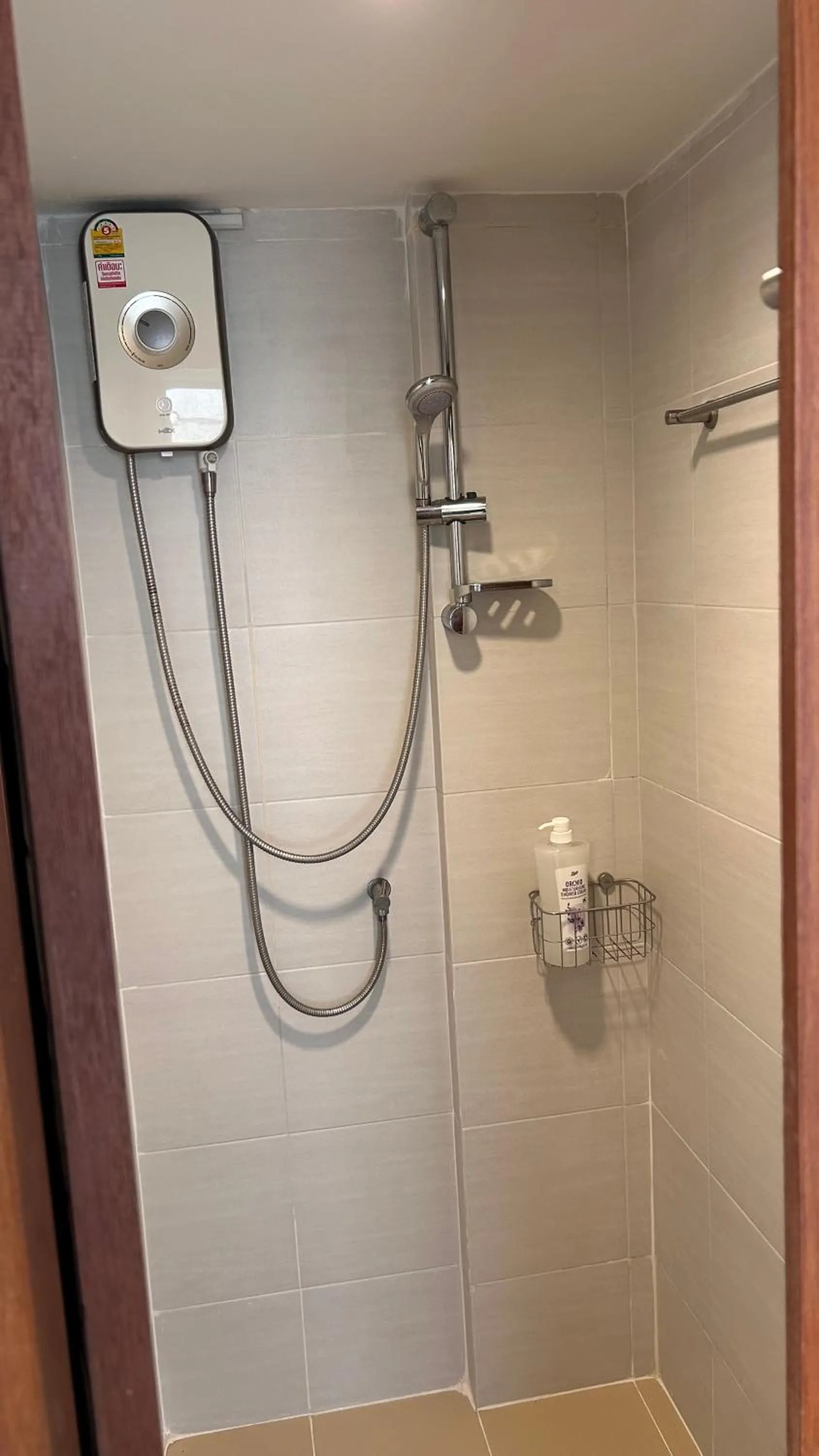 Shower in Baan Heart Thai