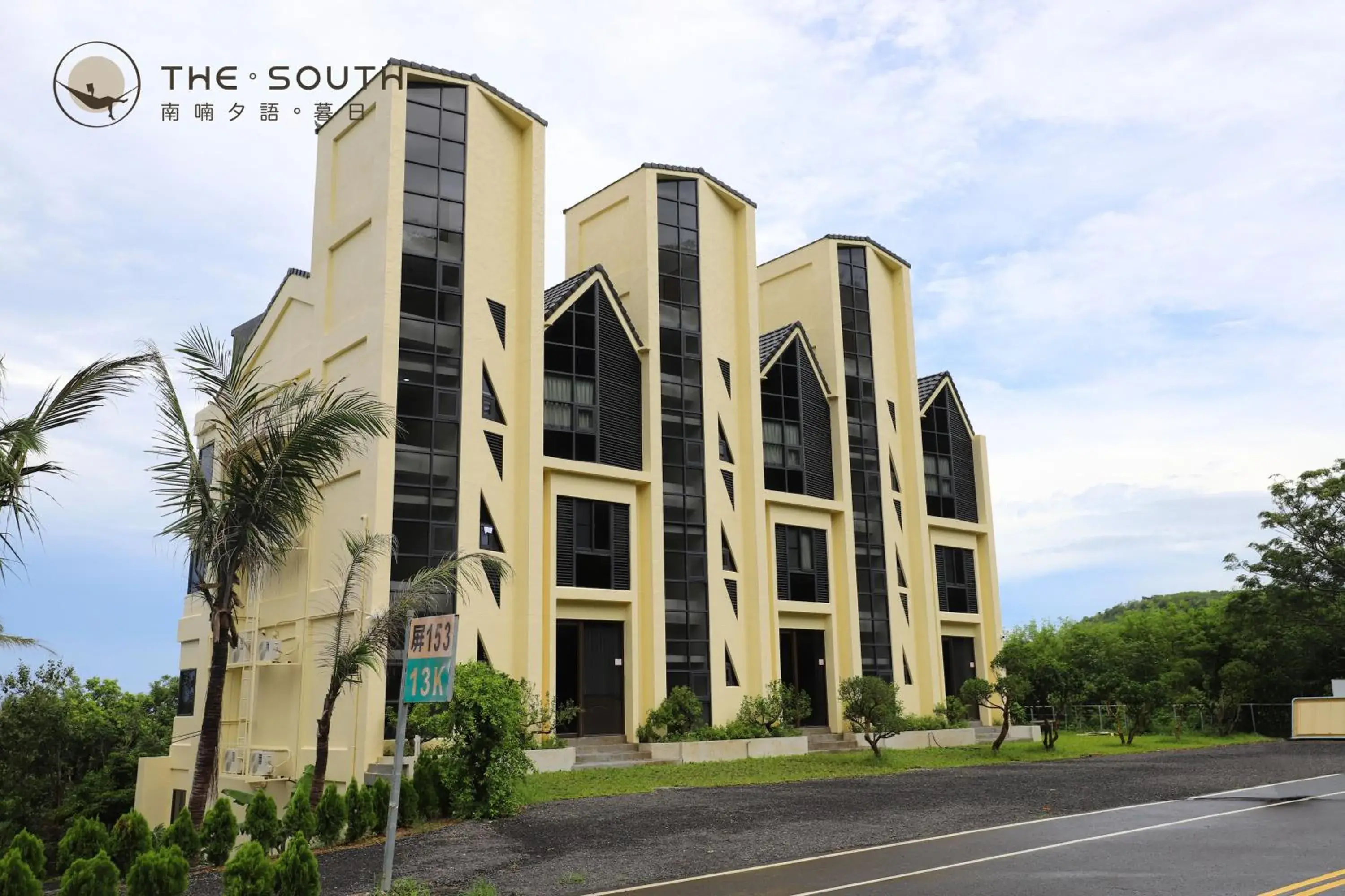 Property building in The South-Sunset Property building in The South-Sunset