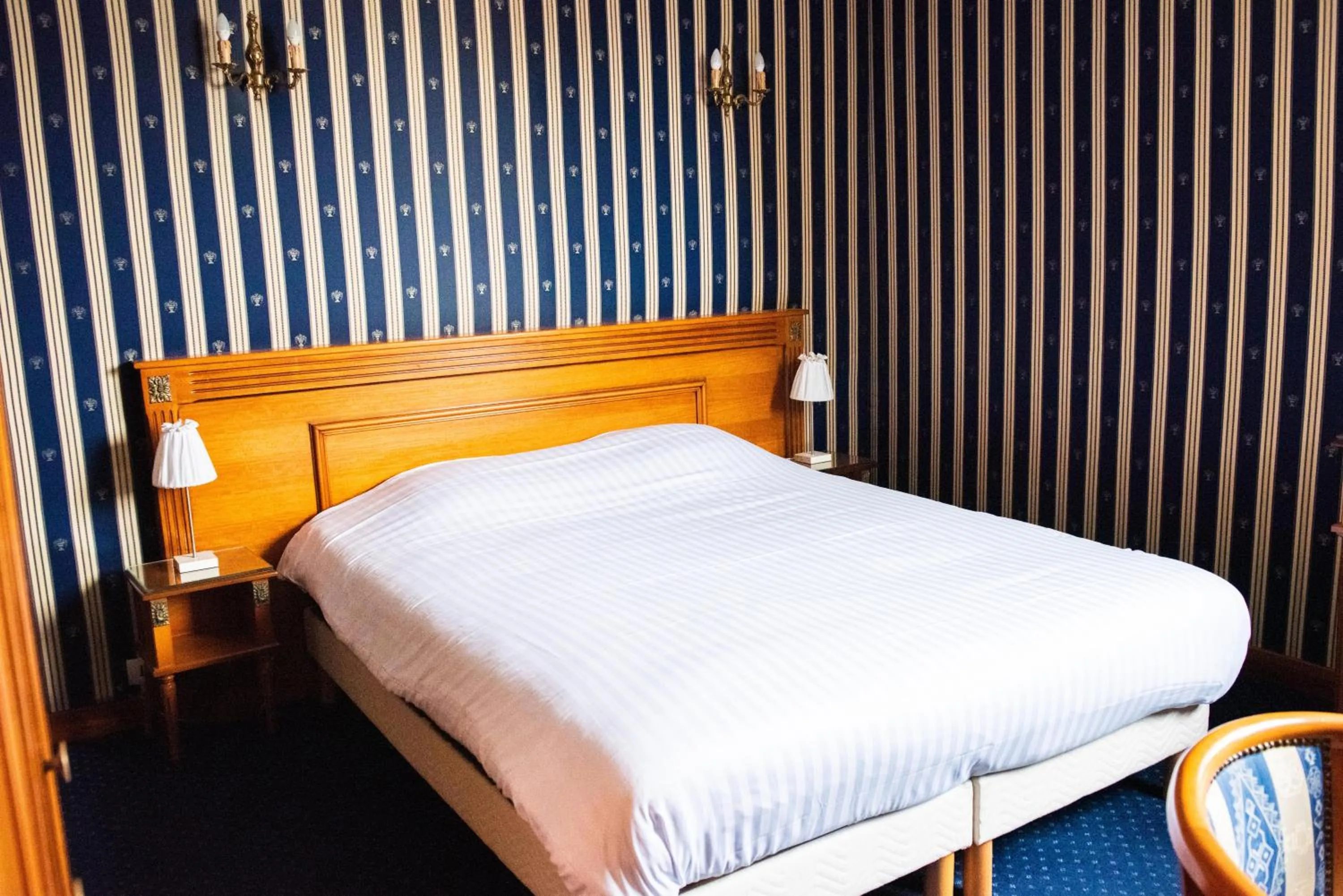 Bed in Hôtel Jolly Roger